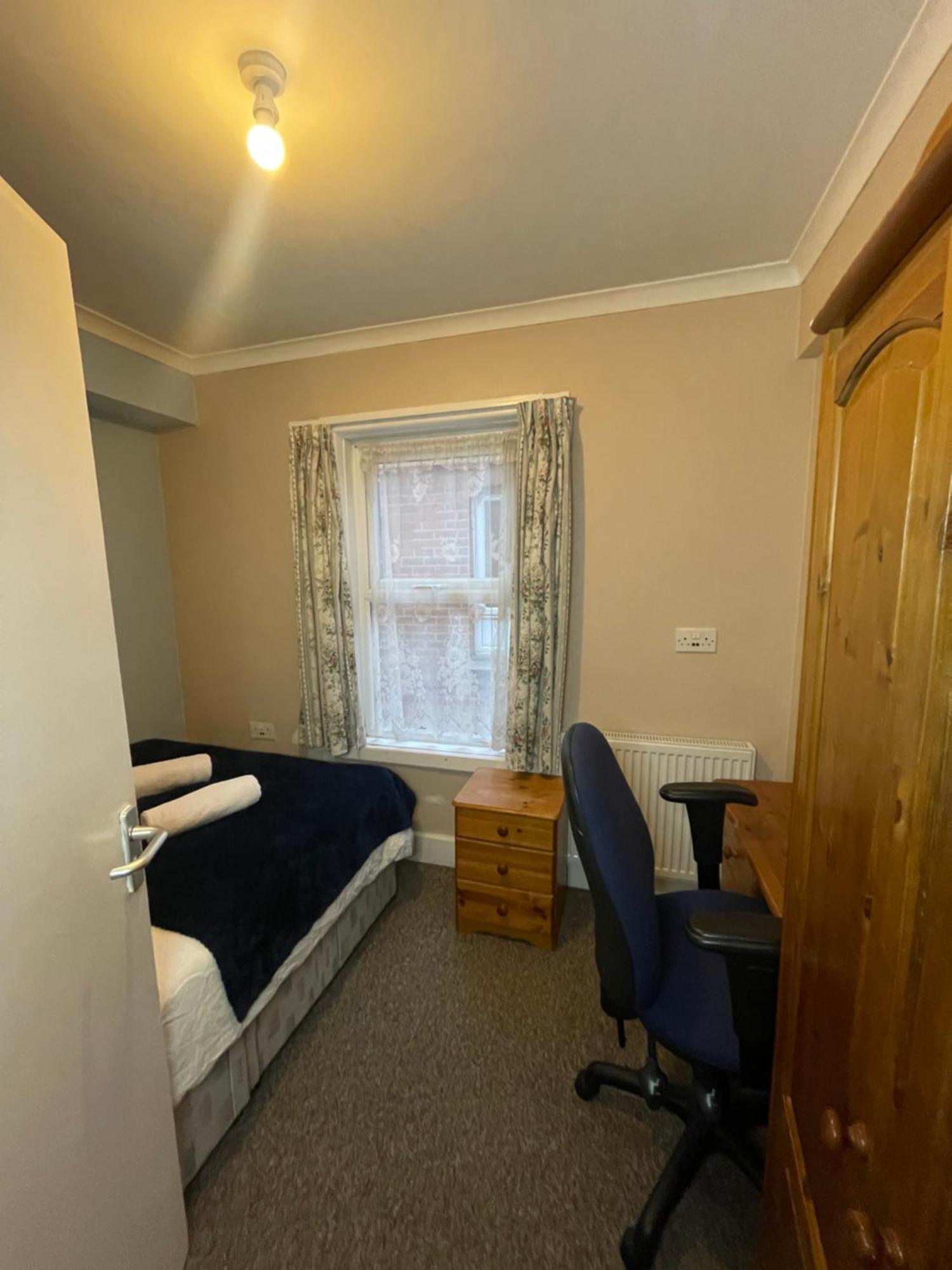 2 Double Bedroom, Portswood, Homestay