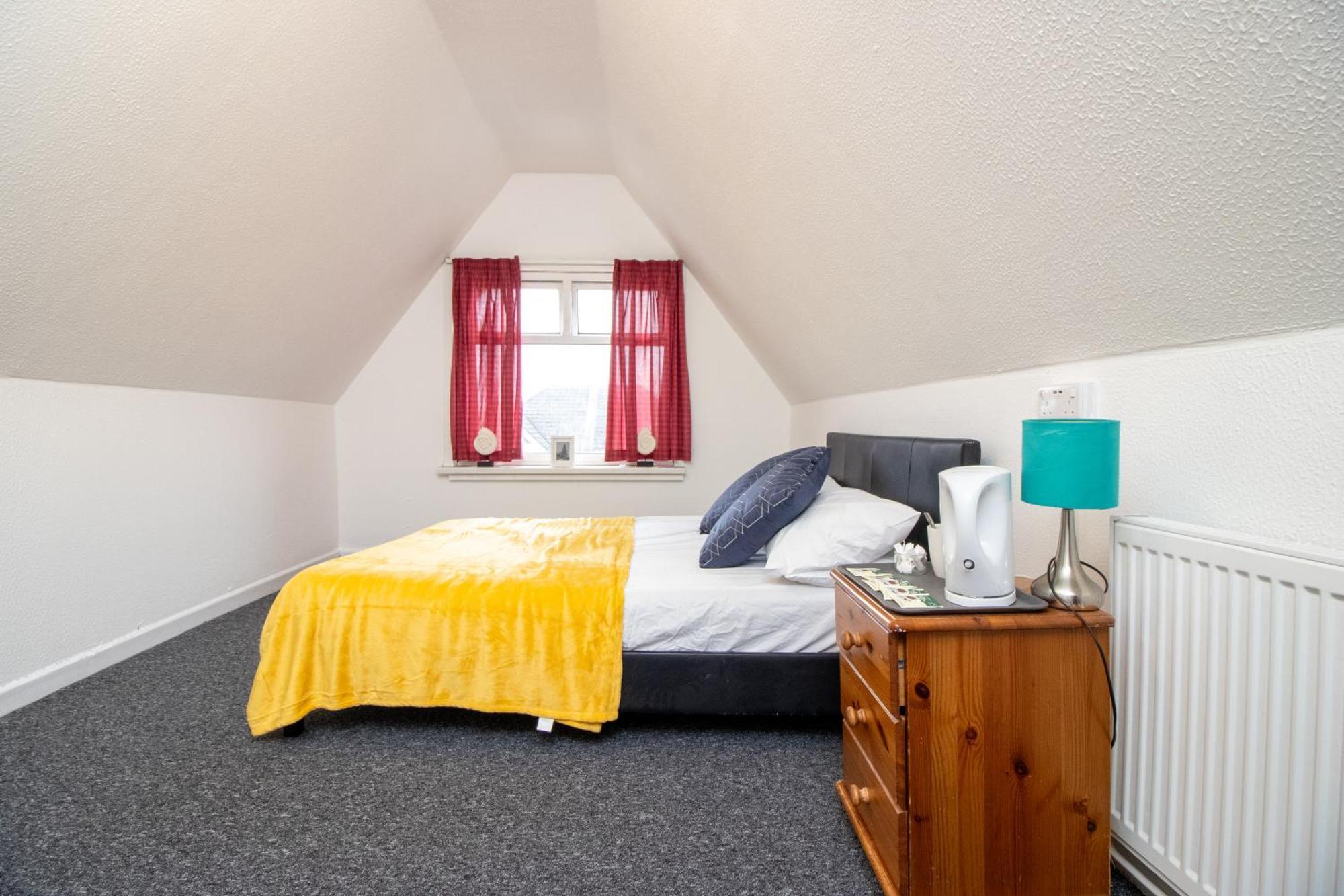 Pebbles Quad 10 Guest house