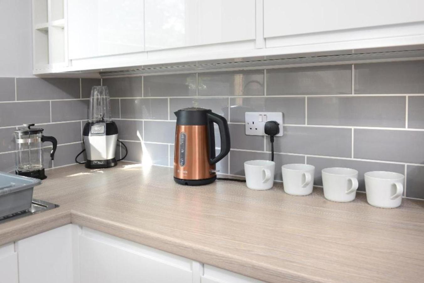 8 Beds Work & Family Free Parking Holiday home *