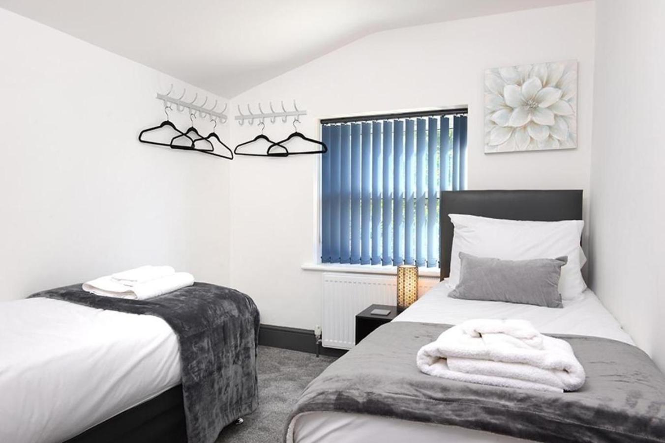 8 Beds Work & Family Free Parking *
