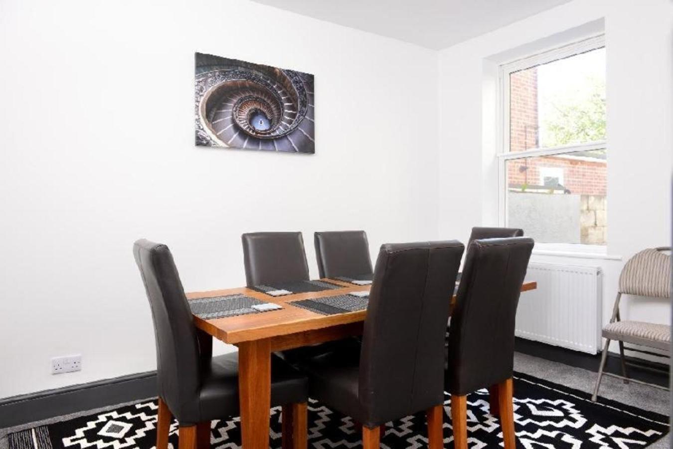 8 Beds Work & Family Free Parking