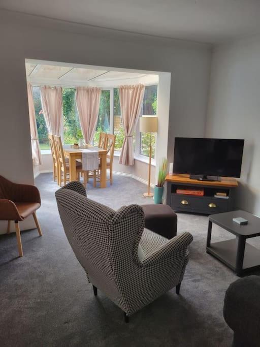 Holiday home Peaceful Easy Access Southampton