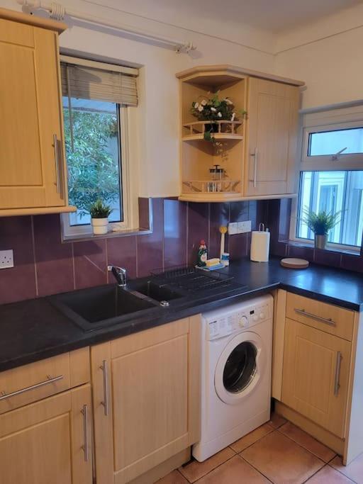 Holiday home Peaceful Easy Access Southampton