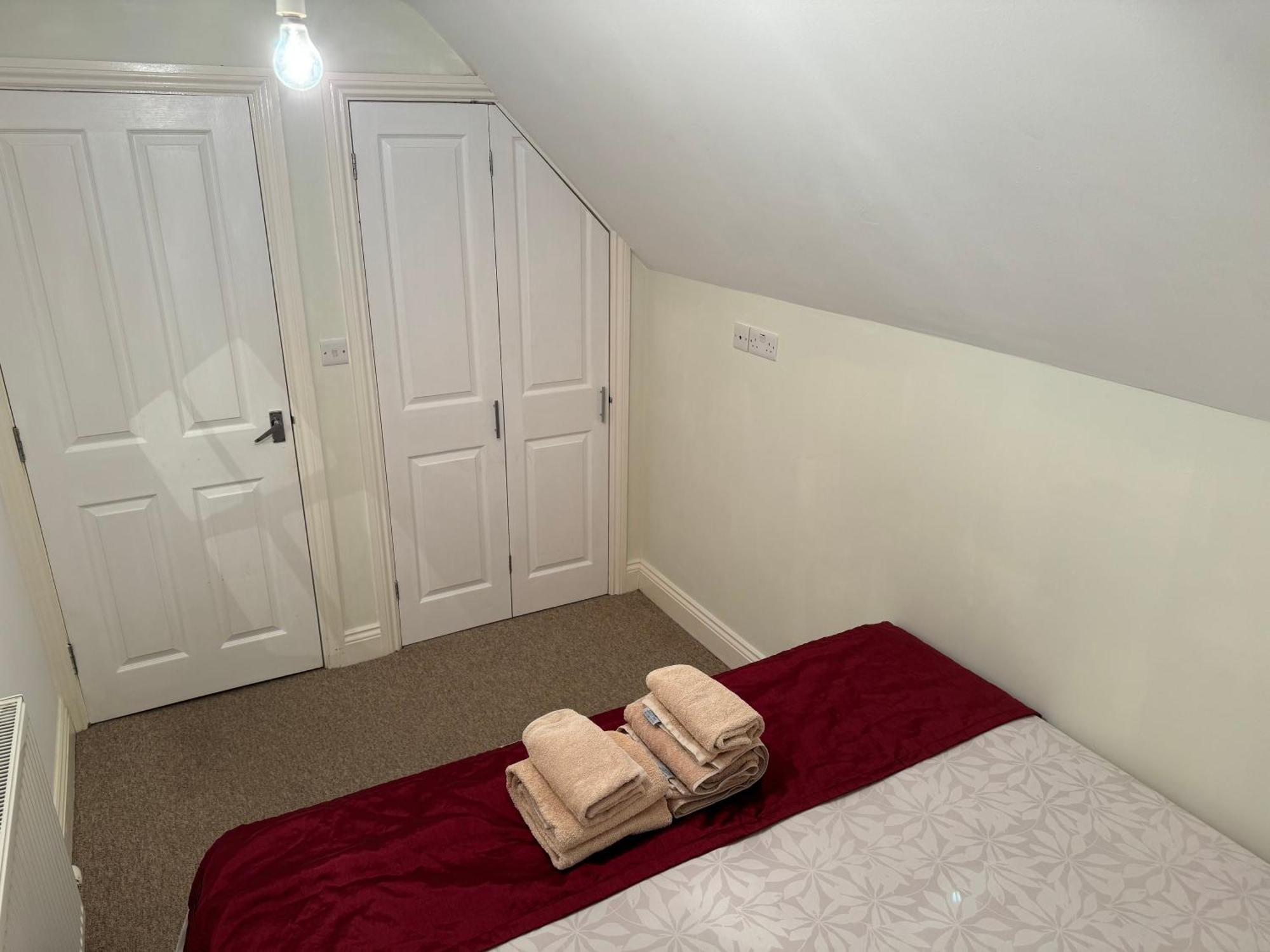 The Bliss Apartment, Self Check-in And Free Allocated Parking Apartment