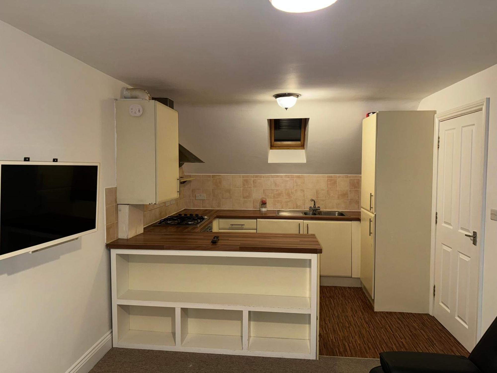 The Bliss Apartment, Self Check-in And Free Allocated Parking Apartment *