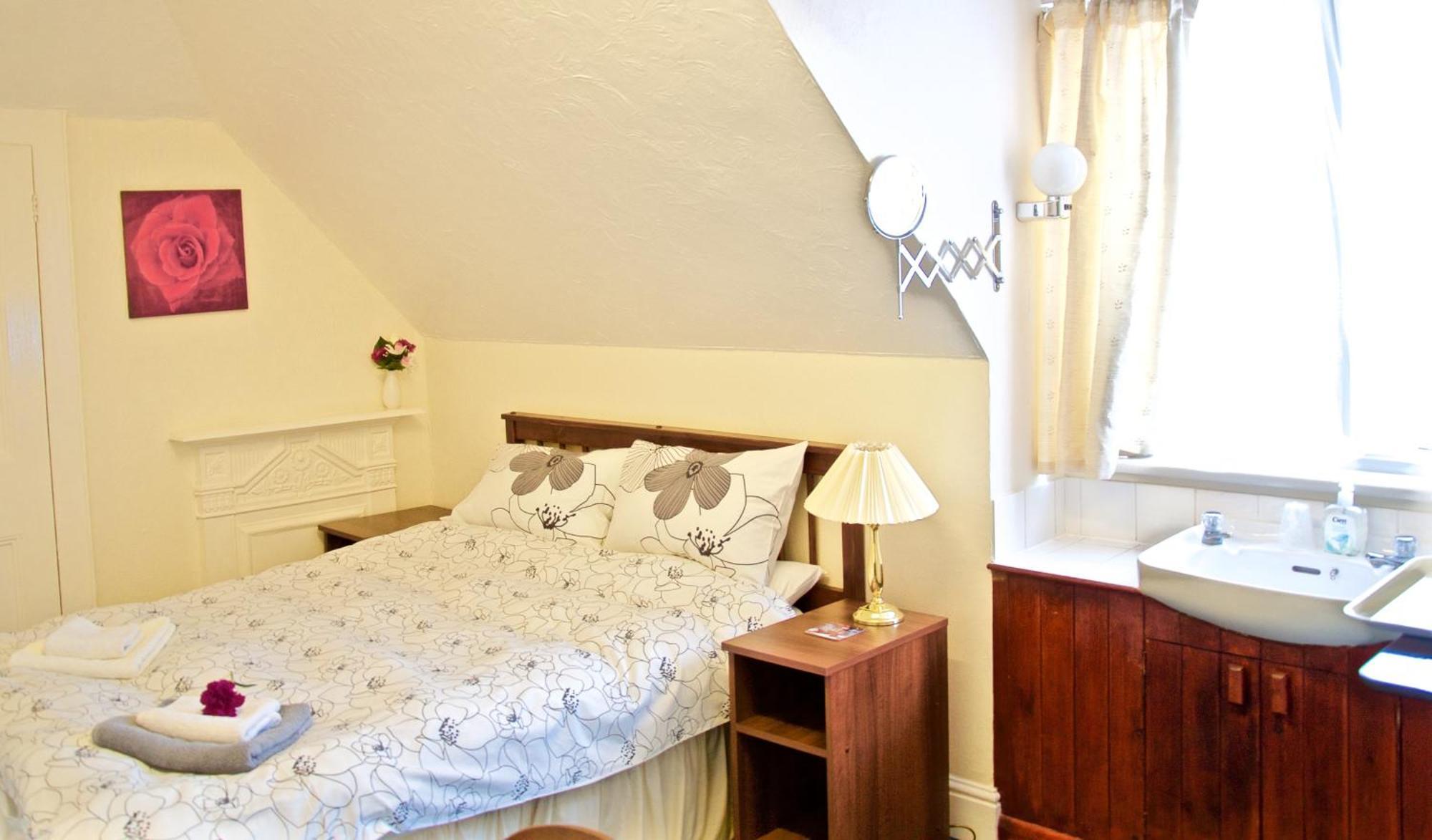 Landguard House Bed Only 3*