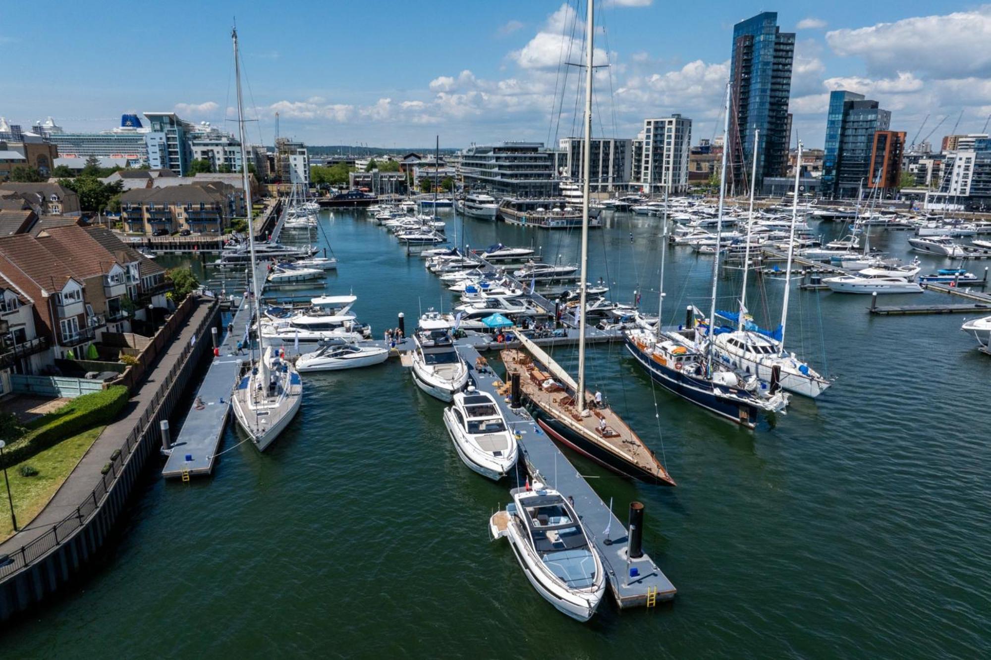Apartment The Greenwich - Two Bedroom With Parking, Close To Ferry Terminals *
