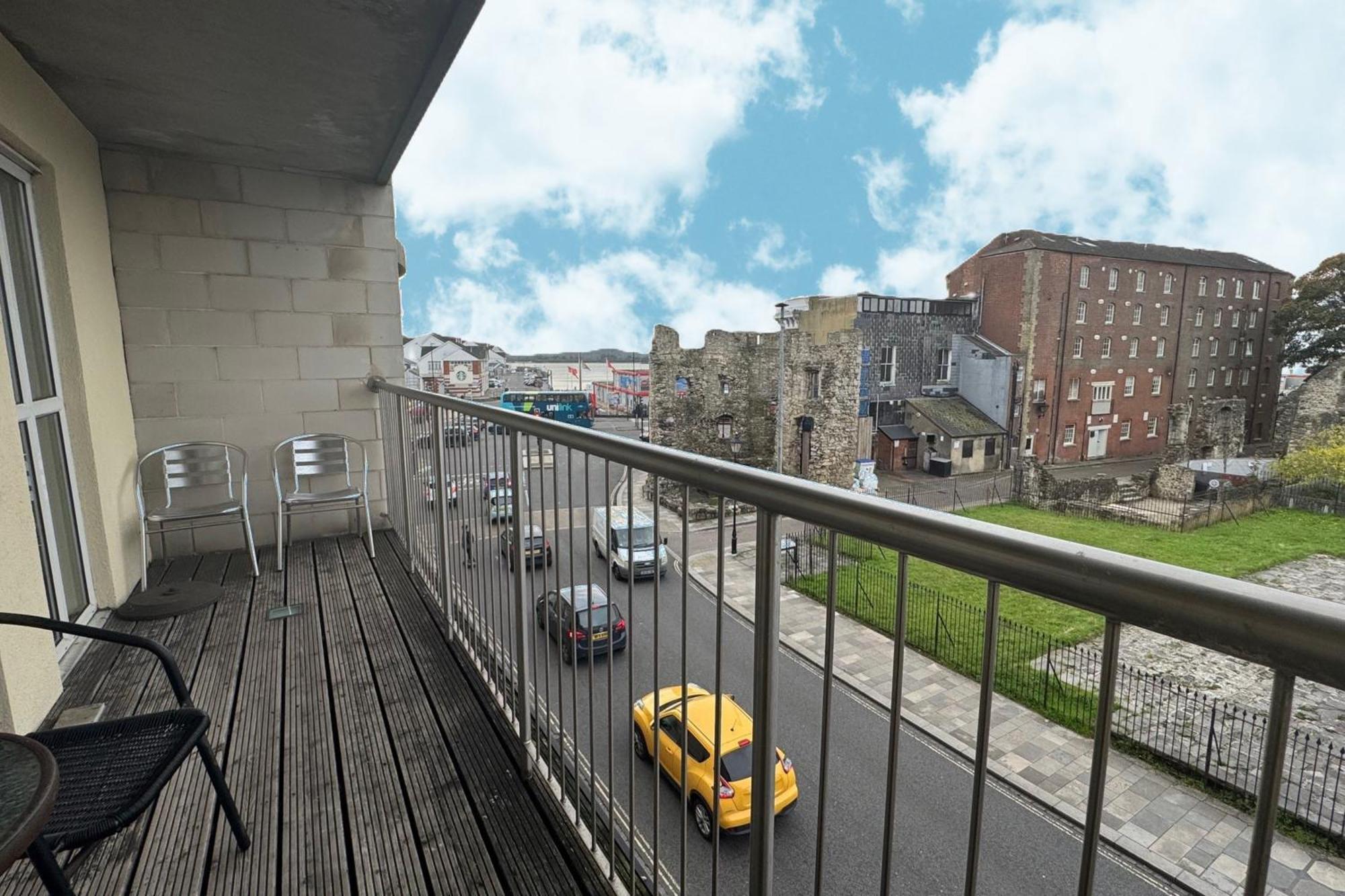 The Greenwich - Two Bedroom With Parking, Close To Ferry Terminals Southampton