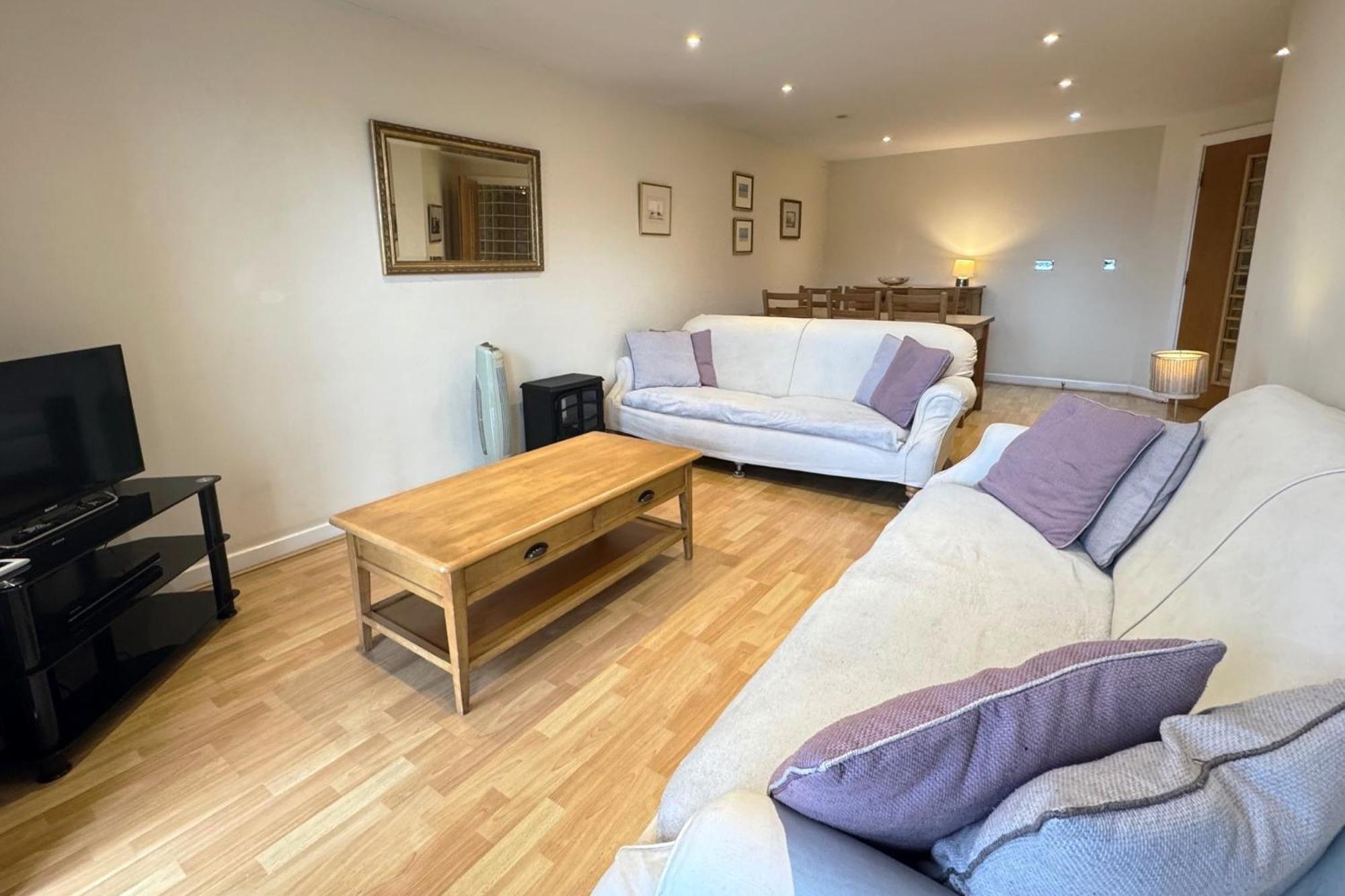 Apartment The Greenwich - Two Bedroom With Parking, Close To Ferry Terminals