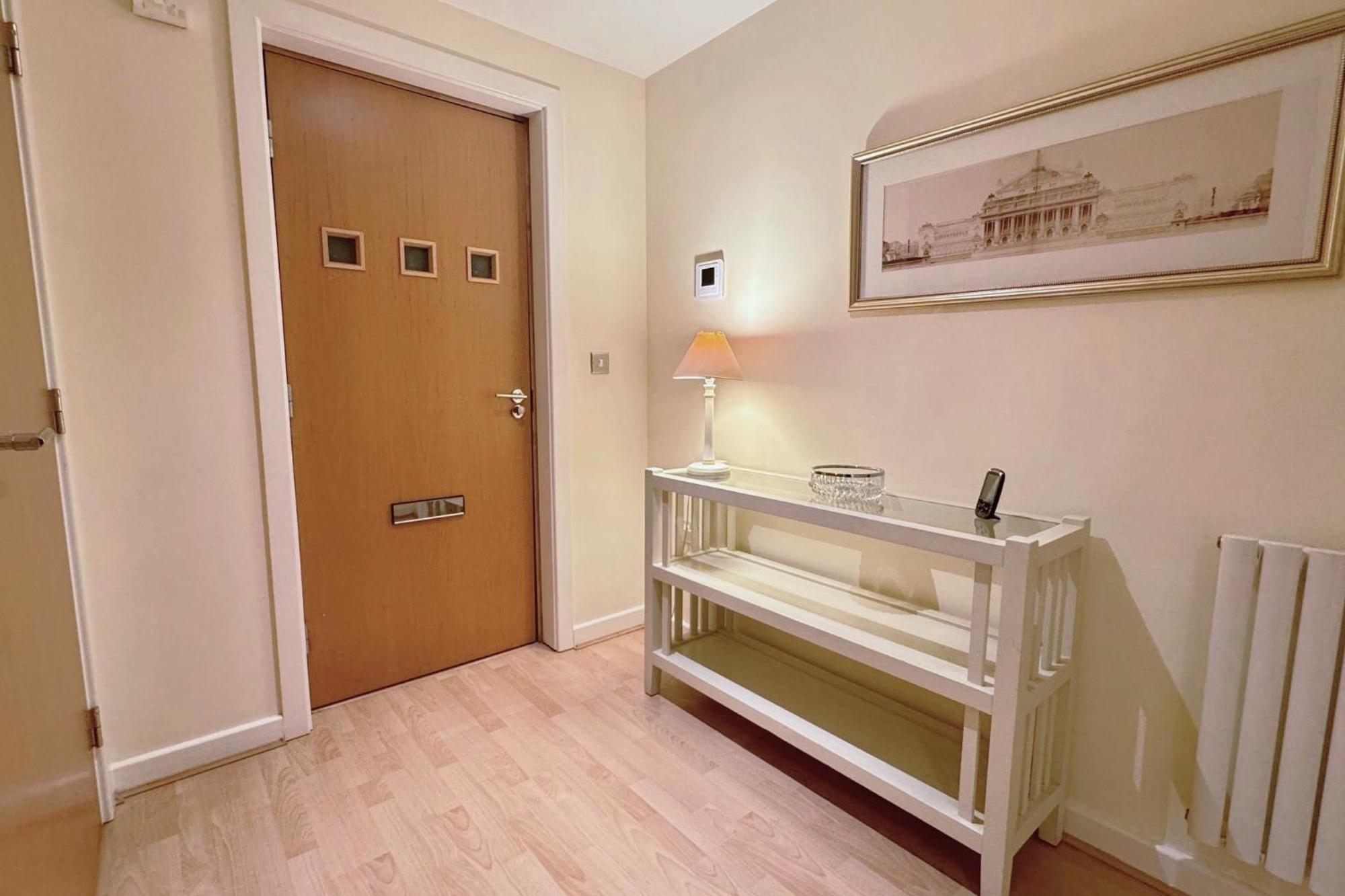The Greenwich - Two Bedroom With Parking, Close To Ferry Terminals Apartment Southampton