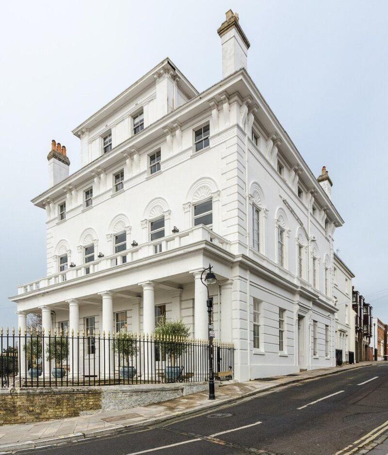 The Bugle 4*