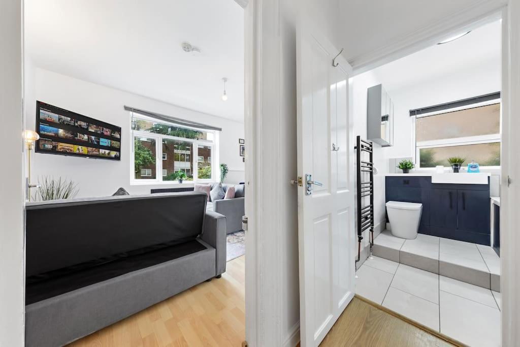 Cityscape Retreat-sleeps 9-central-free Parking