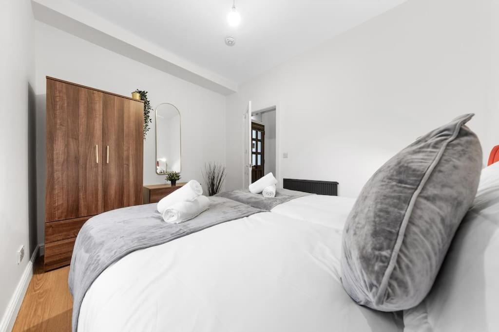 Apartment Cityscape Retreat-sleeps 9-central-free Parking Southampton