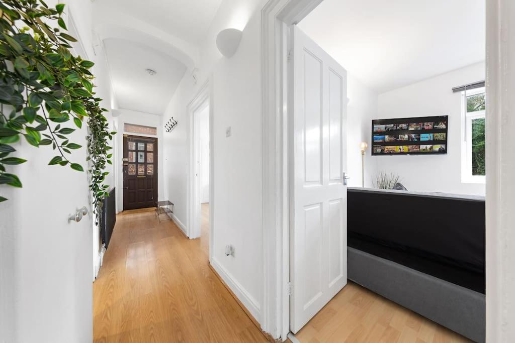 Apartment Cityscape Retreat-sleeps 9-central-free Parking