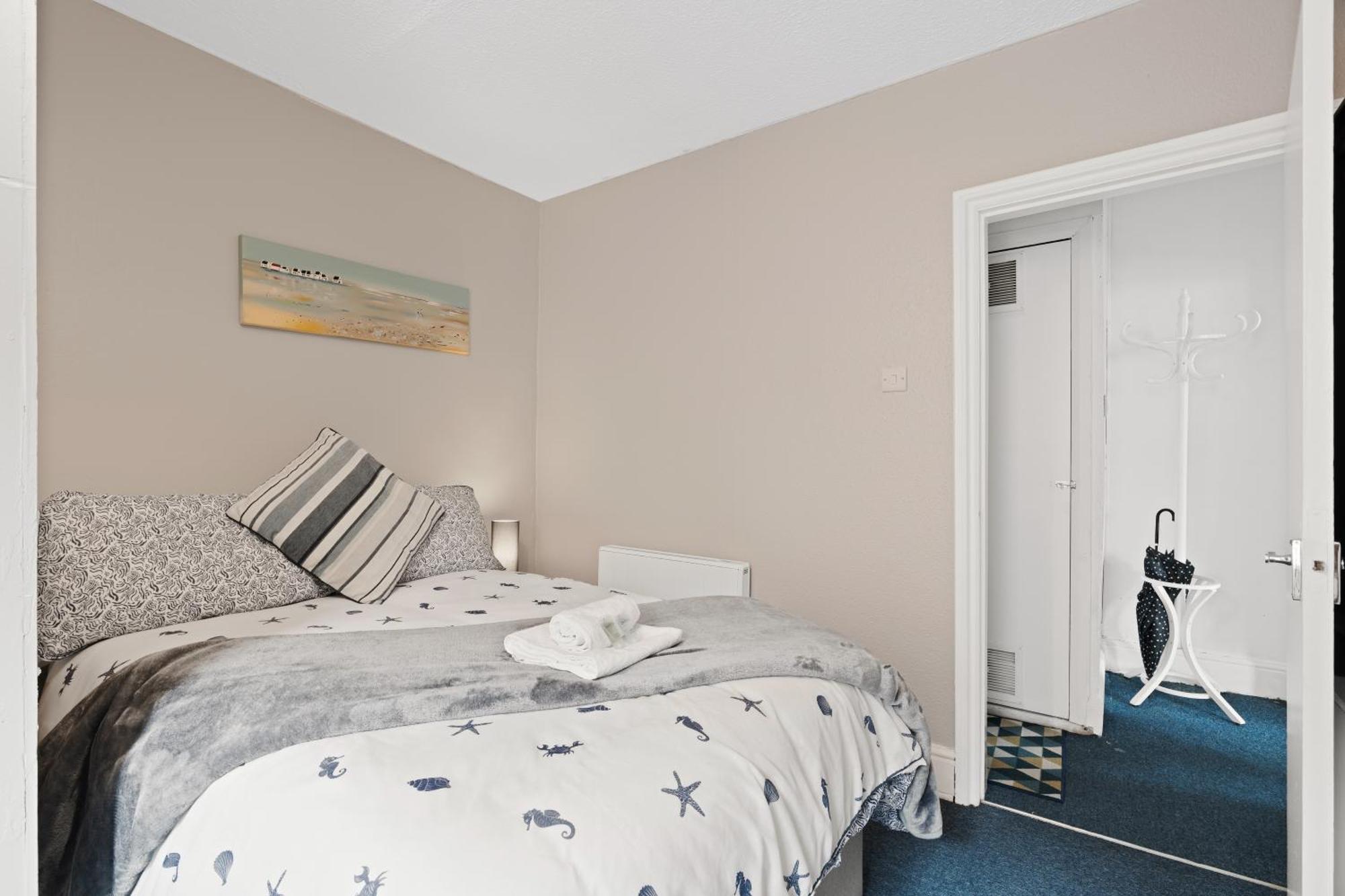 1 Bed, Close To Train Station & Common Park, Sleeps 3 * Southampton