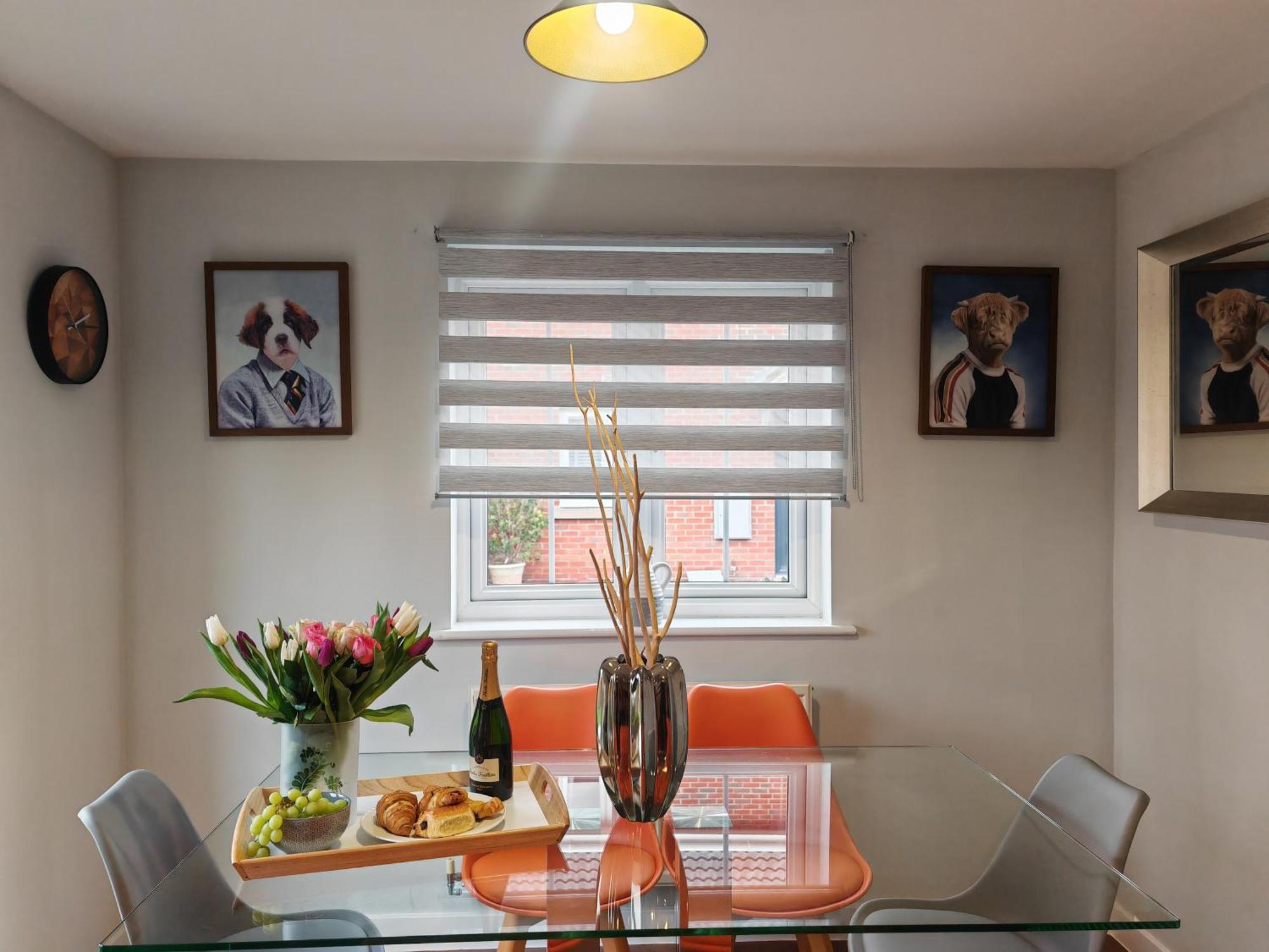 Lakeside: Argosy 3bed House 2bath Parking M27 J5 Airport Sleeps 6 Holiday home