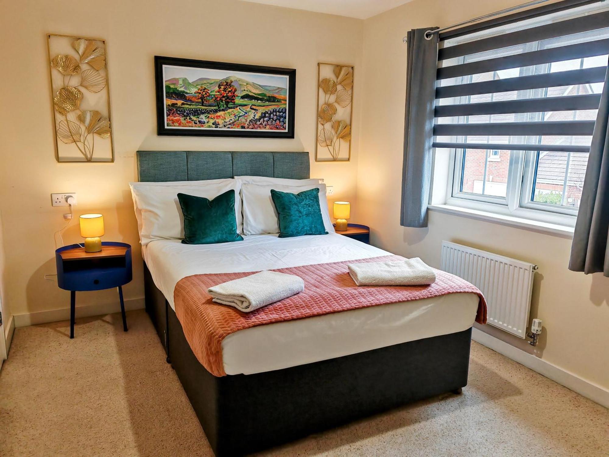 Lakeside: Argosy 3bed House 2bath Parking M27 J5 Airport Sleeps 6 *
