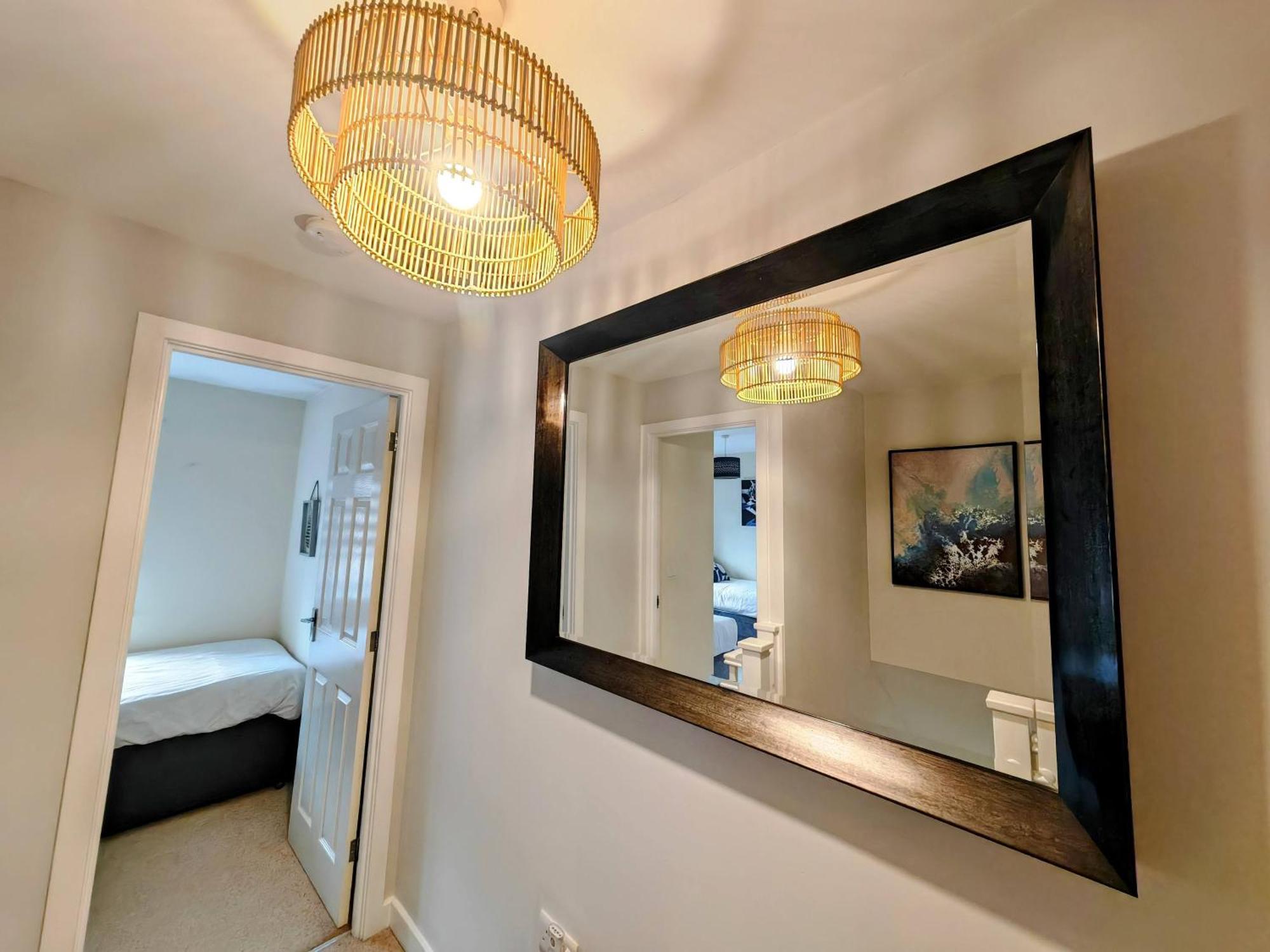 Lakeside: Argosy 3bed House 2bath Parking M27 J5 Airport Sleeps 6