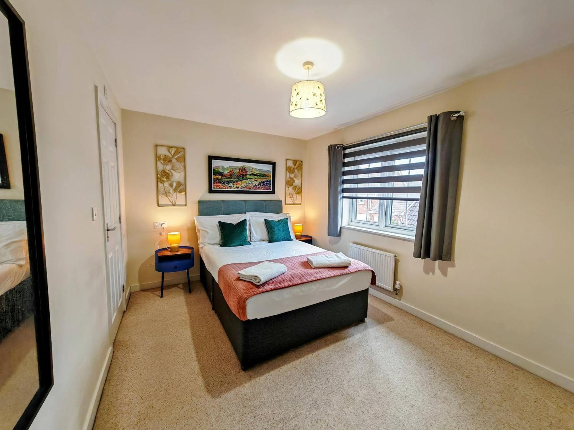 Lakeside: Argosy 3bed House 2bath Parking M27 J5 Airport Sleeps 6 Holiday home Southampton