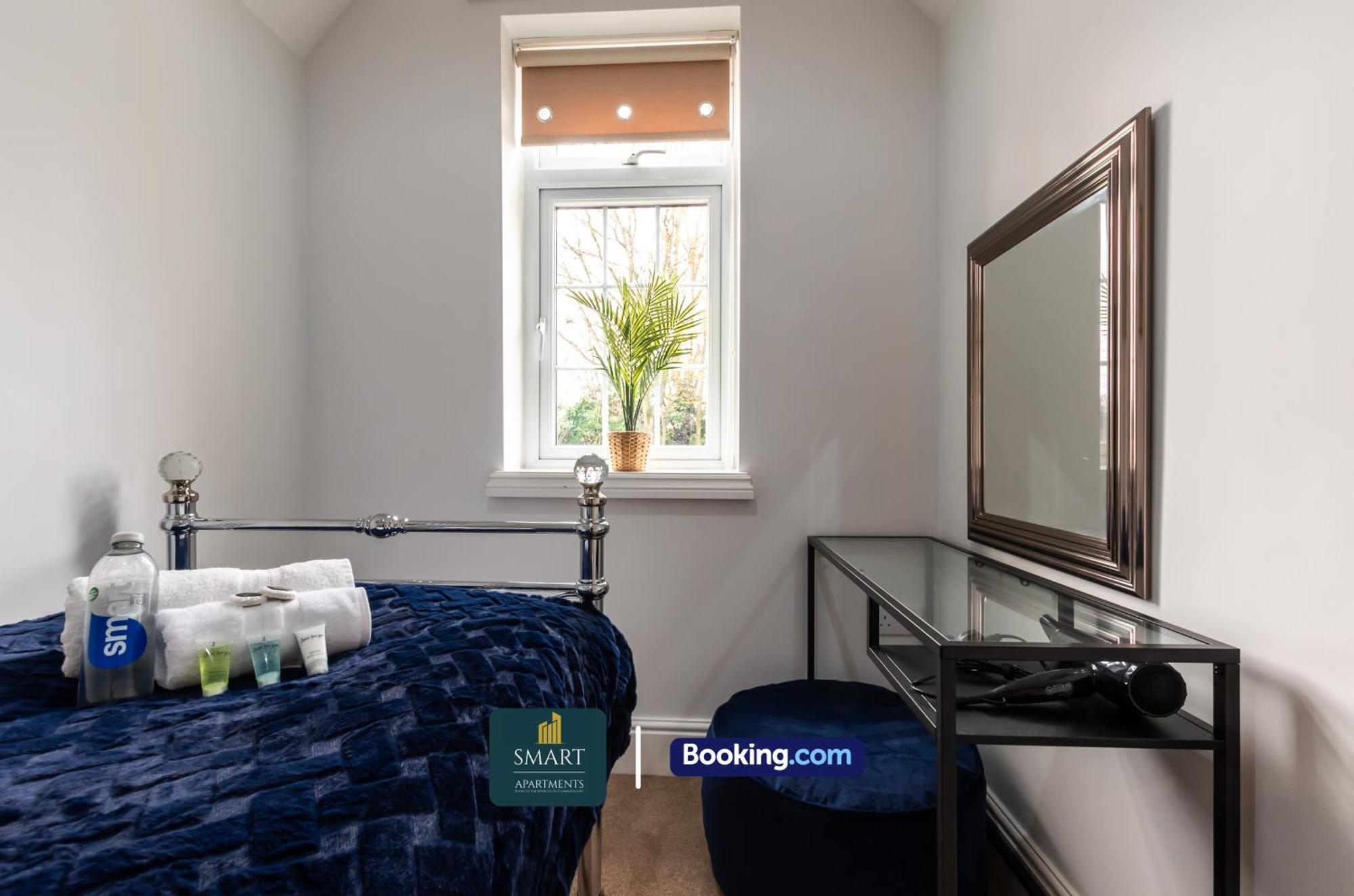2 Bedroom By Smart Short Lets & Serviced With Free Wifi Apartment Southampton