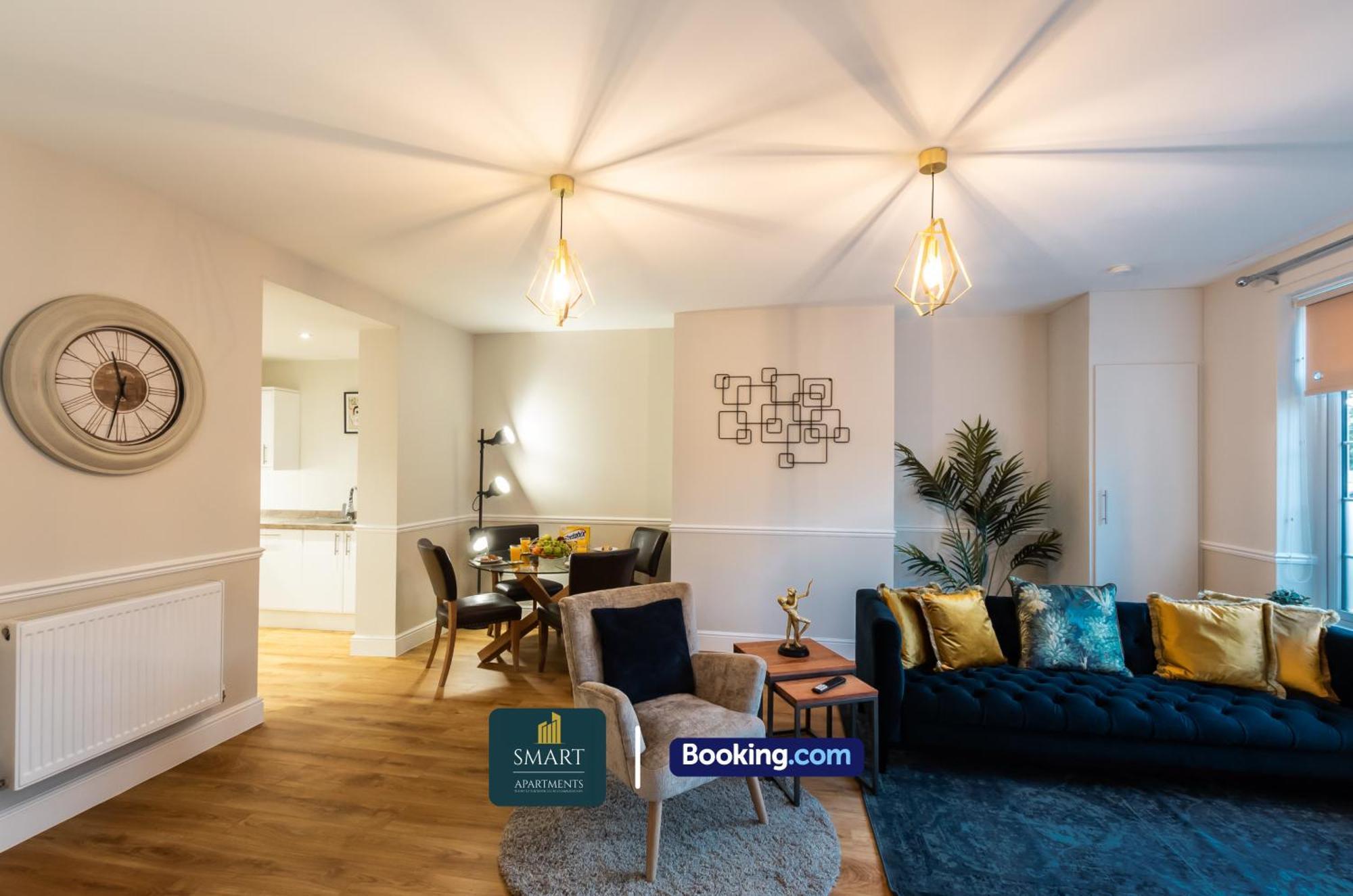 2 Bedroom By Smart Short Lets & Serviced With Free Wifi * Southampton