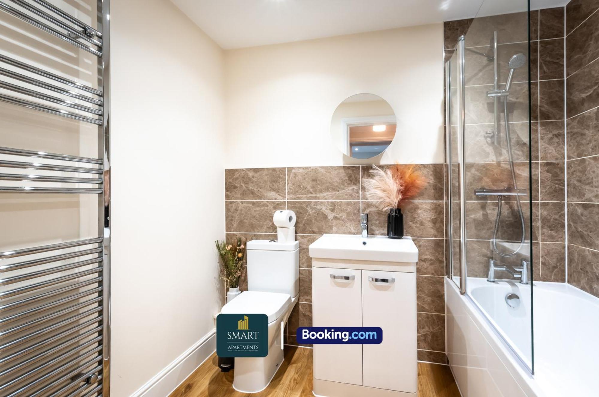 Apartment 2 Bedroom By Smart Short Lets & Serviced With Free Wifi