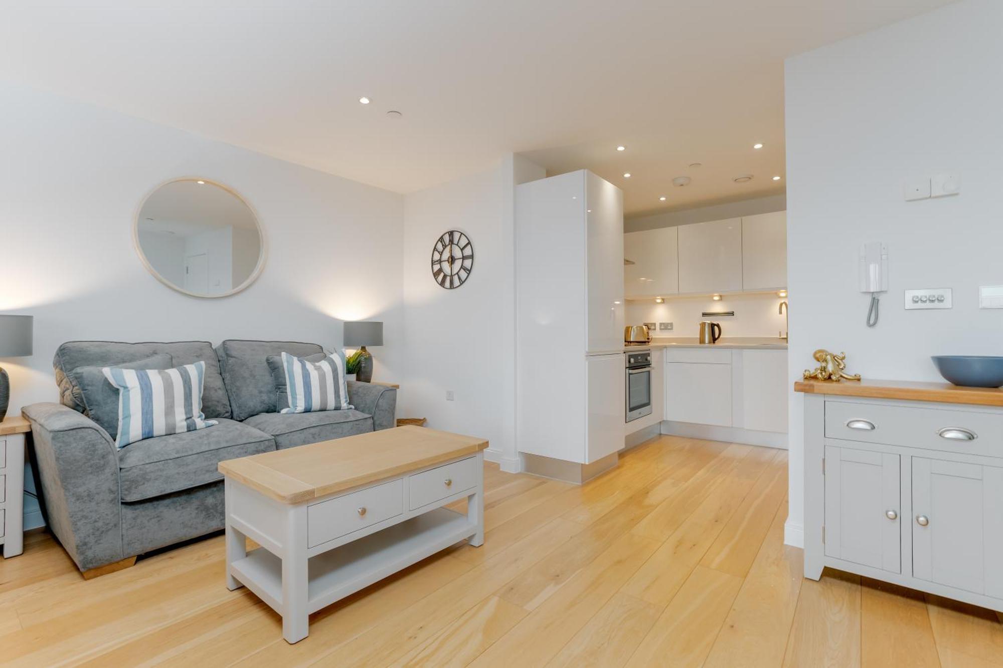 Starhost Residences - Spacious 1-bed In Ocean Village * Southampton