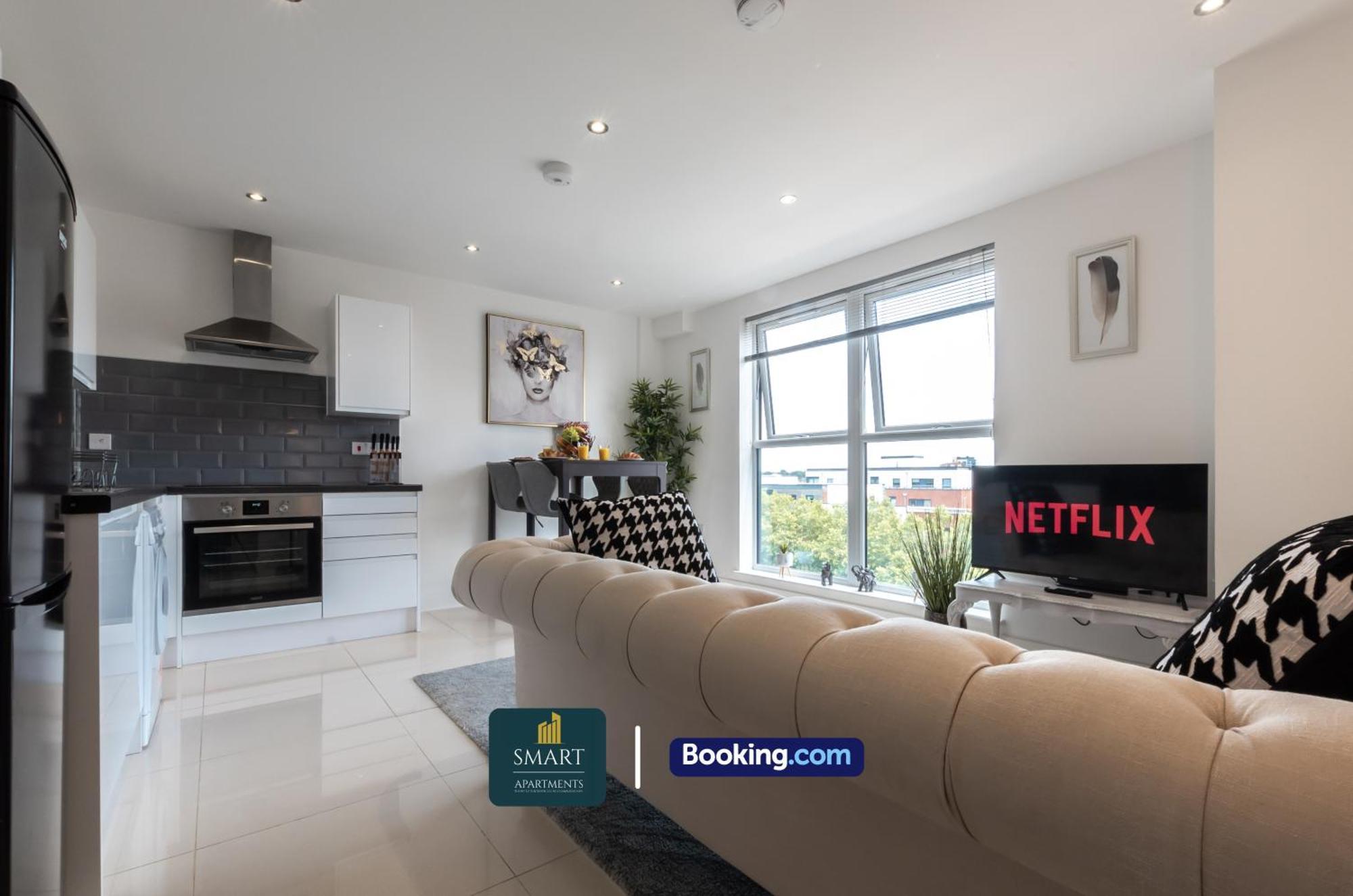 Relaxing Atlantic Mansions By Smart Short Lets & Serviced With Free Wifi Southampton