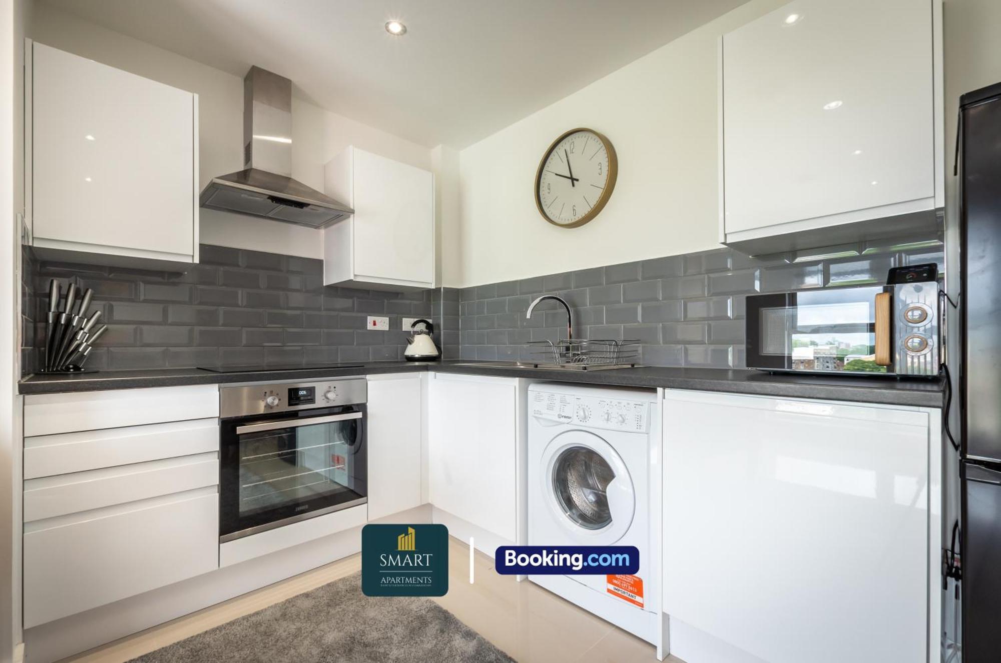 Relaxing Atlantic Mansions By Smart Short Lets & Serviced With Free Wifi * Southampton