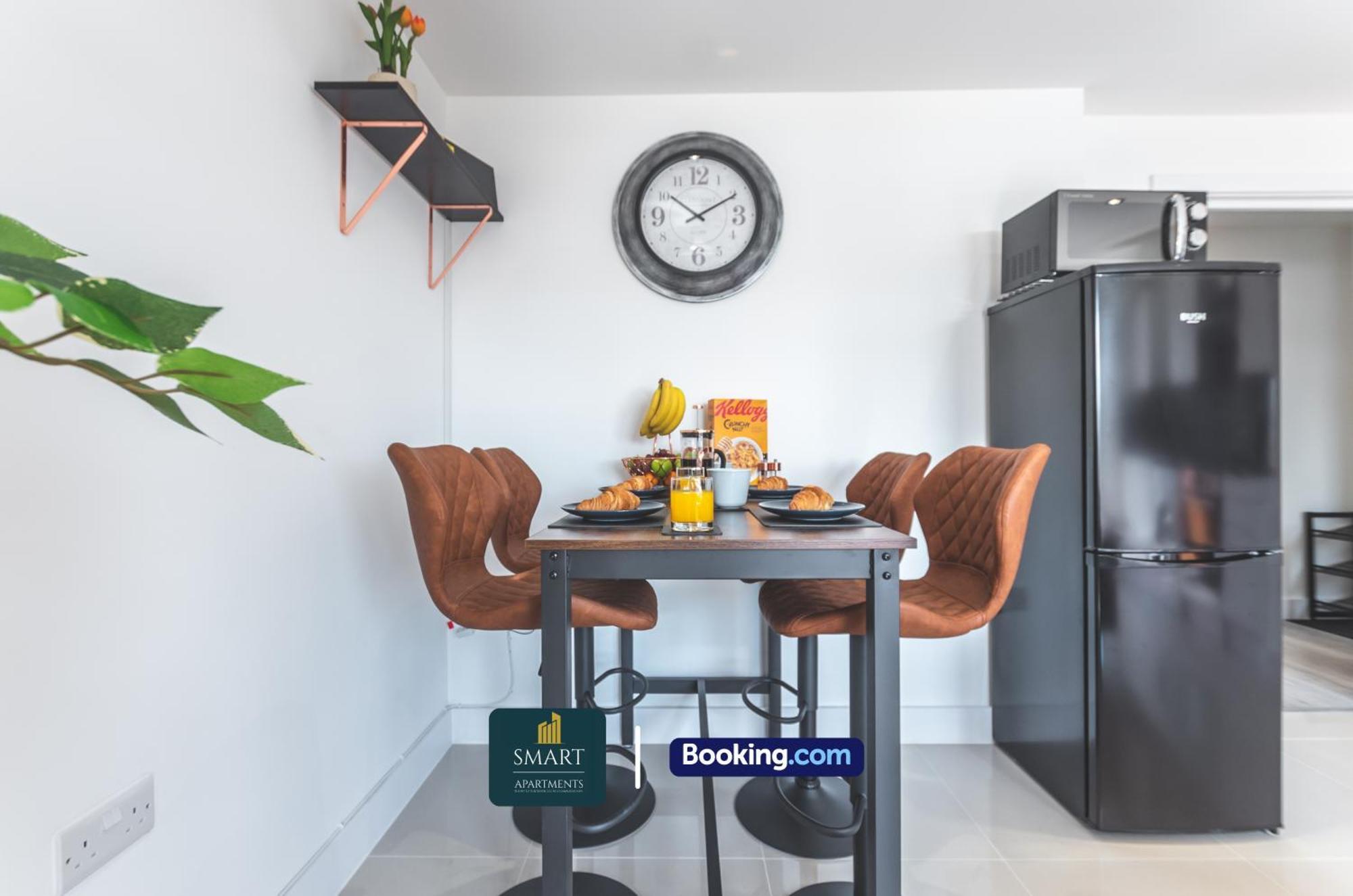 Relaxing Atlantic Mansions By Smart Short Lets & Serviced With Free Wifi Southampton
