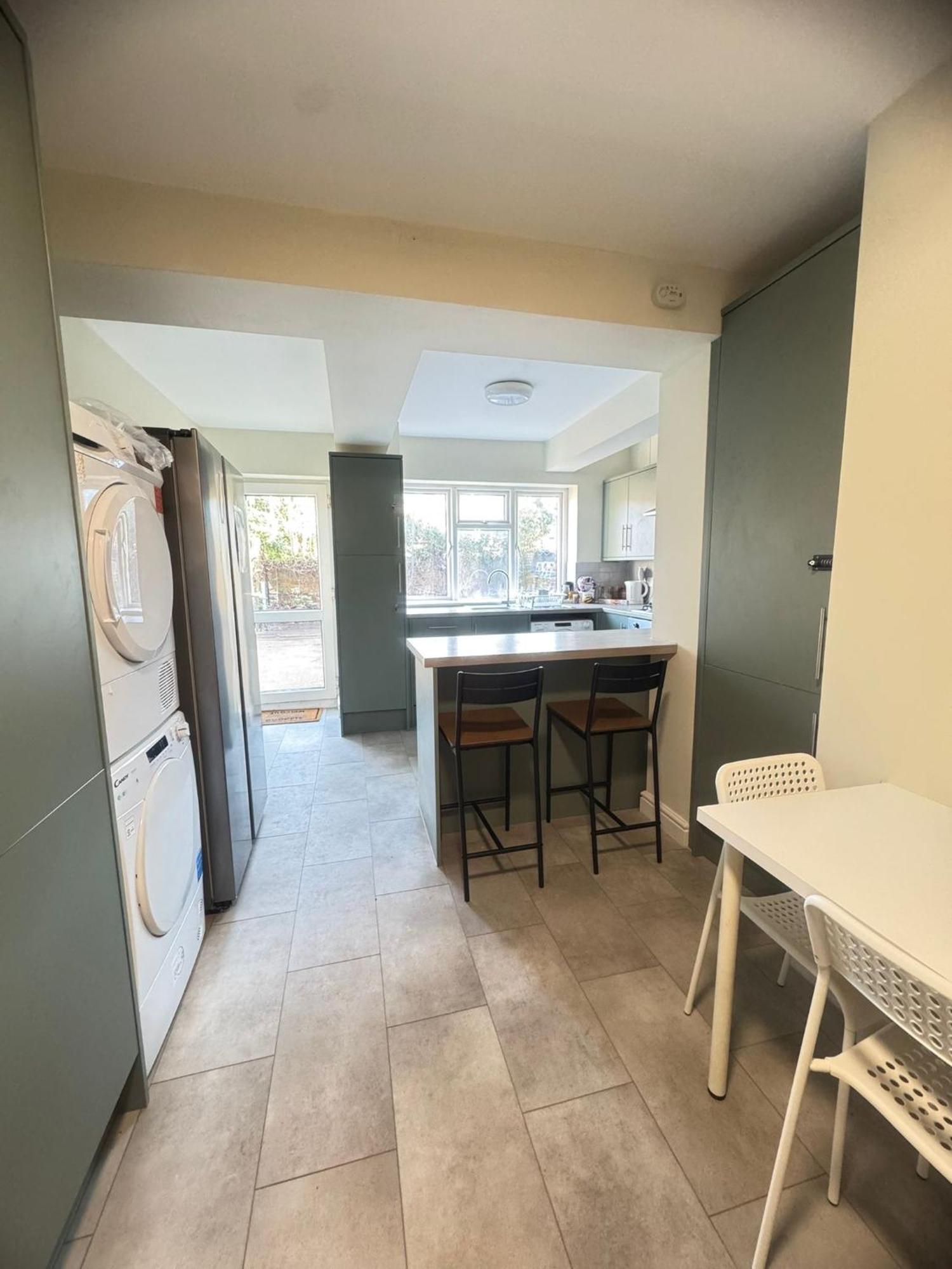 Shirley House 6, Guest House, Self Catering, Self Check In With Smart Locks, Use Of Fully Equipped Kitchen, Close To Centre, Ideal For Longer Stays, Excellent Transport Links Casa de hóspedes