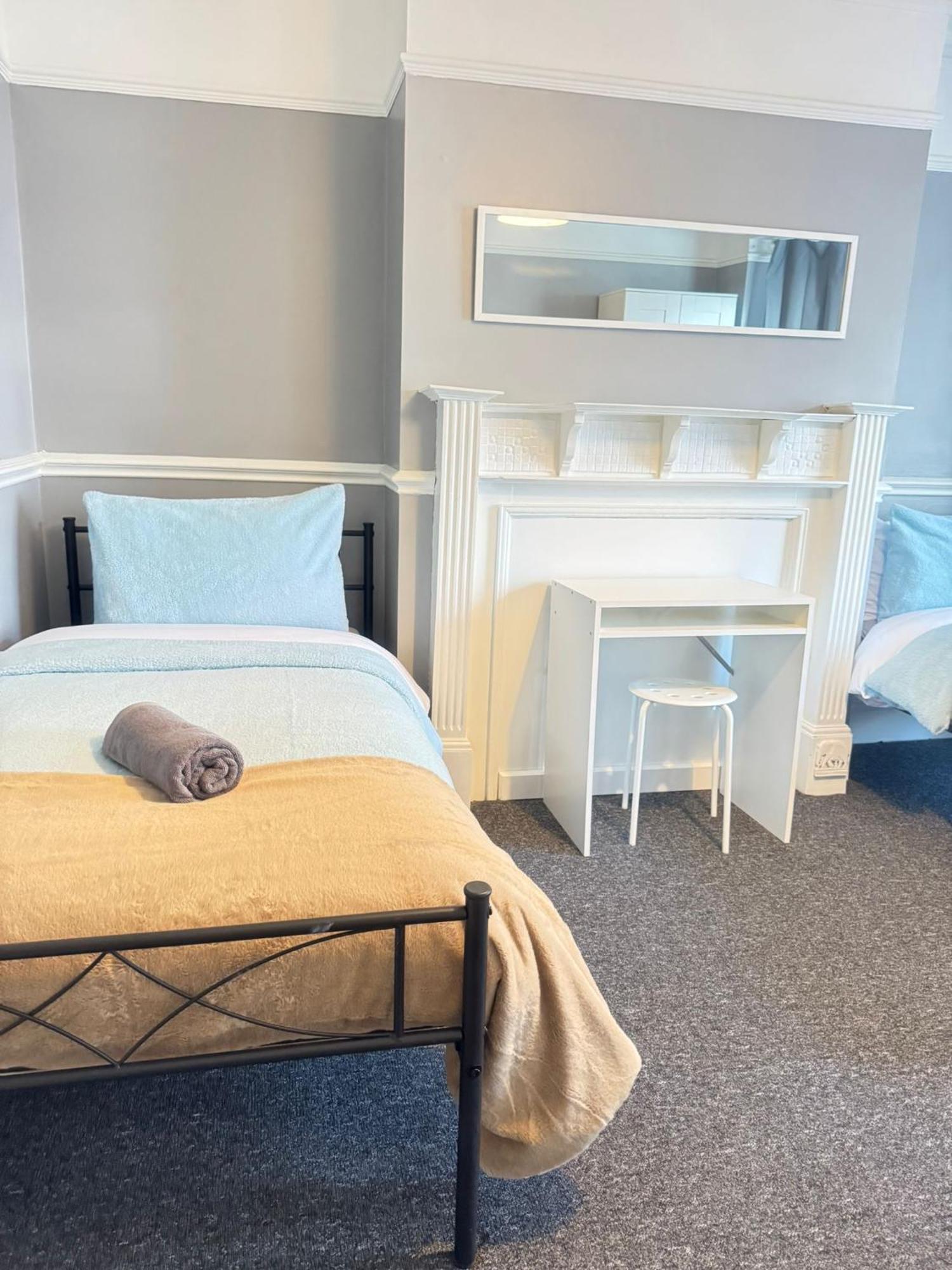 Casa de hóspedes Shirley House 6, Guest House, Self Catering, Self Check In With Smart Locks, Use Of Fully Equipped Kitchen, Close To Centre, Ideal For Longer Stays, Excellent Transport Links