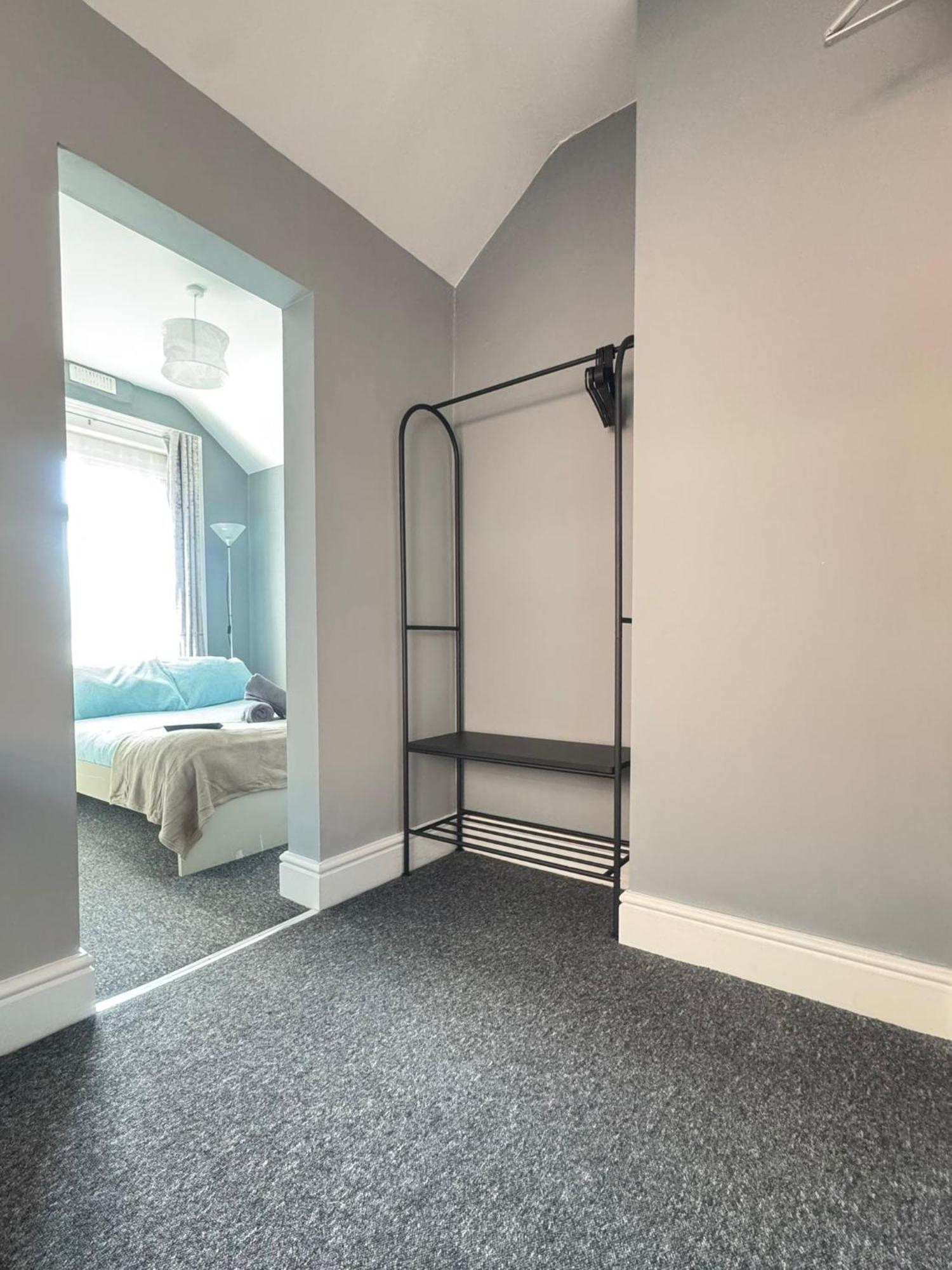Casa de hóspedes Shirley House 6, Guest House, Self Catering, Self Check In With Smart Locks, Use Of Fully Equipped Kitchen, Close To Centre, Ideal For Longer Stays, Excellent Transport Links