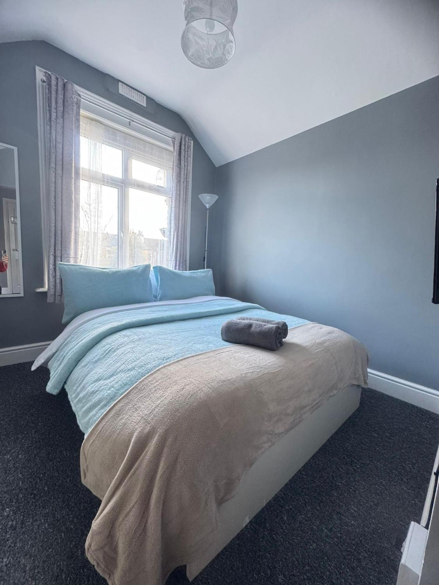 Shirley House 6, Guest House, Self Catering, Self Check In With Smart Locks, Use Of Fully Equipped Kitchen, Close To Centre, Ideal For Longer Stays, Excellent Transport Links Casa de hóspedes