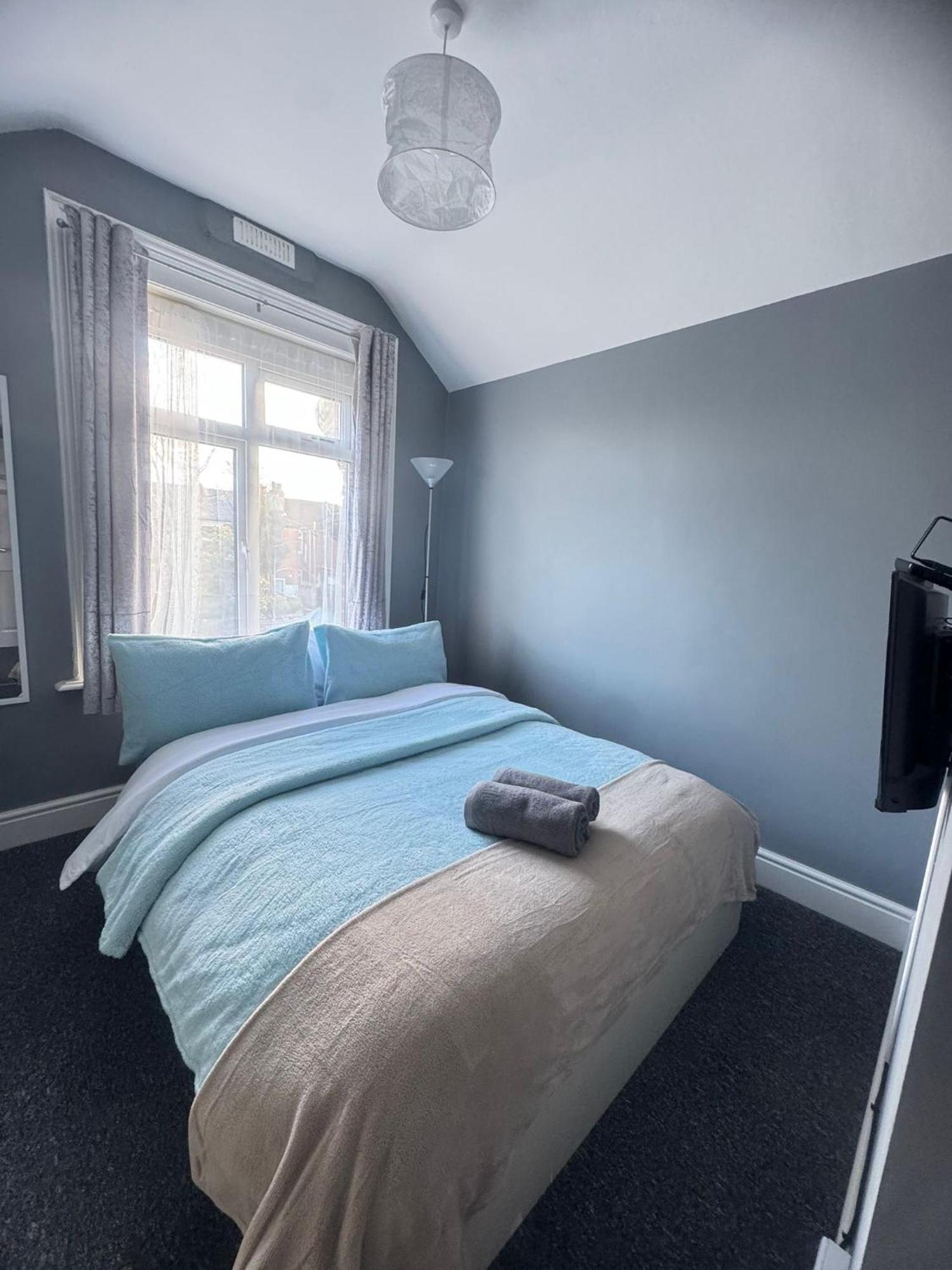 Casa de hóspedes Shirley House 6, Guest House, Self Catering, Self Check In With Smart Locks, Use Of Fully Equipped Kitchen, Close To Centre, Ideal For Longer Stays, Excellent Transport Links *