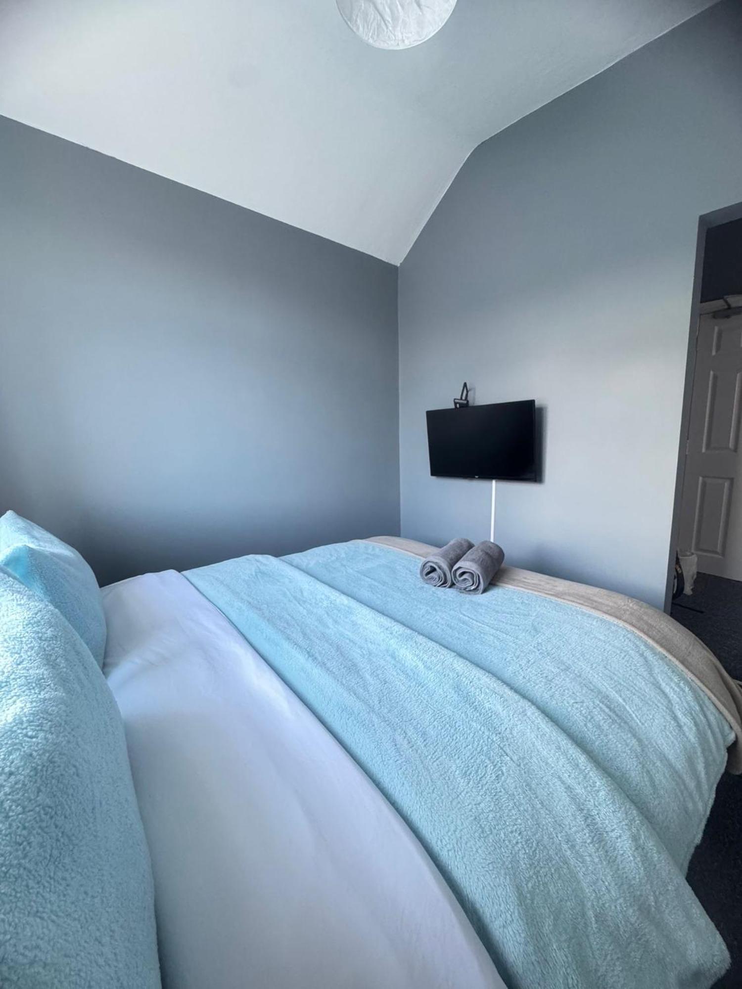 Shirley House 6, Guest House, Self Catering, Self Check In With Smart Locks, Use Of Fully Equipped Kitchen, Close To Centre, Ideal For Longer Stays, Excellent Transport Links * Southampton