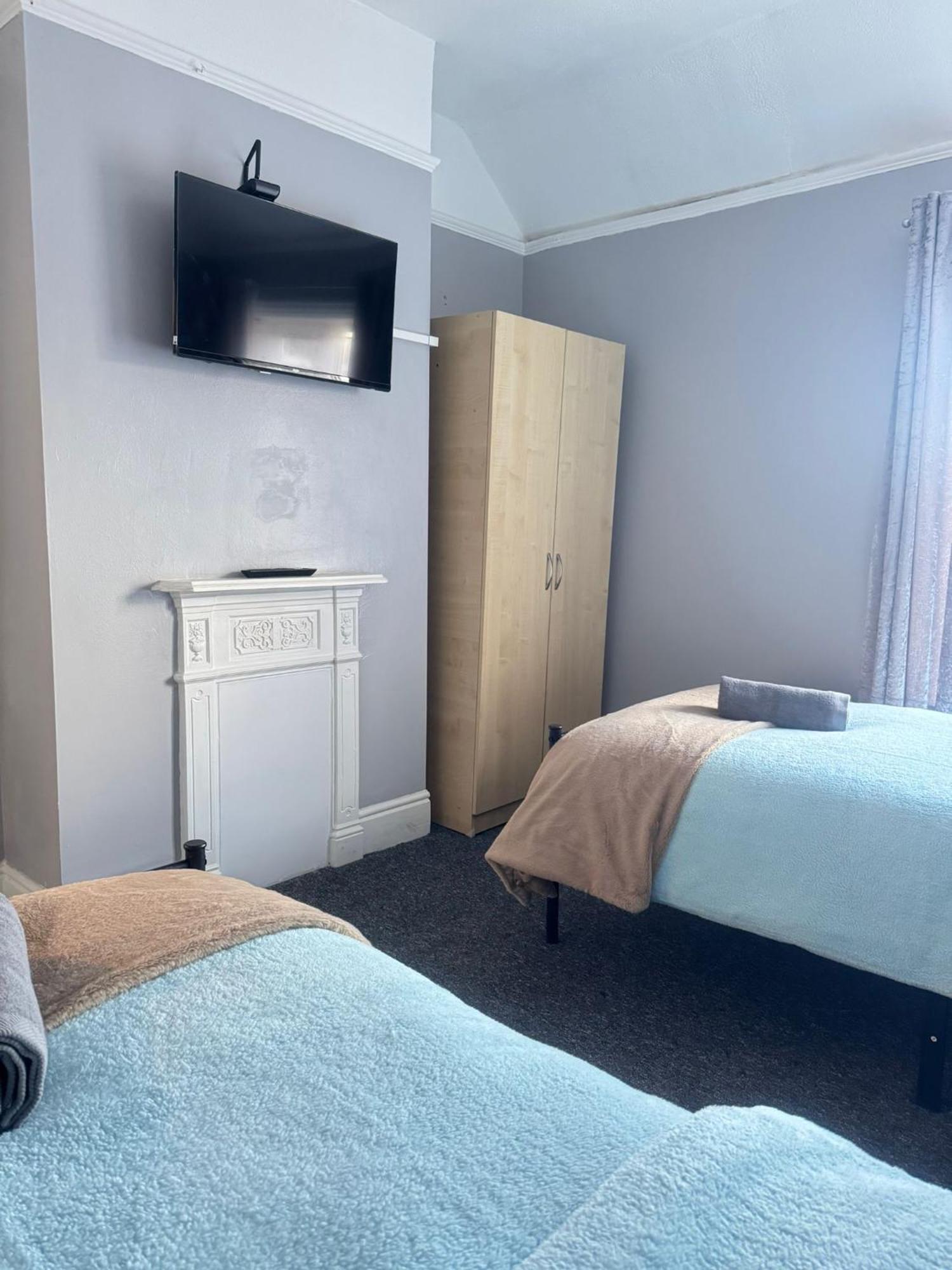 Shirley House 6, Guest House, Self Catering, Self Check In With Smart Locks, Use Of Fully Equipped Kitchen, Close To Centre, Ideal For Longer Stays, Excellent Transport Links Casa de hóspedes *