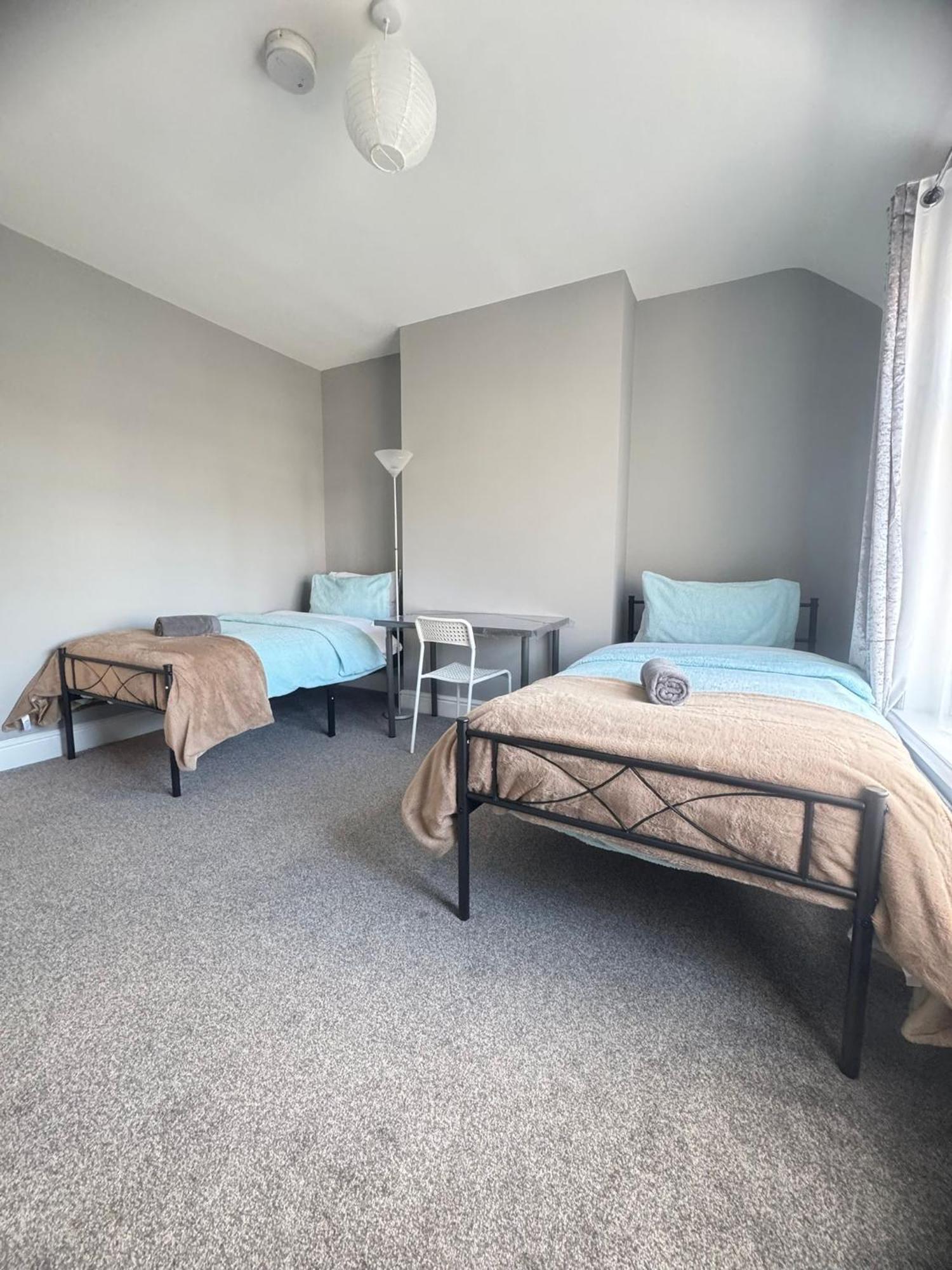 Casa de hóspedes Shirley House 6, Guest House, Self Catering, Self Check In With Smart Locks, Use Of Fully Equipped Kitchen, Close To Centre, Ideal For Longer Stays, Excellent Transport Links