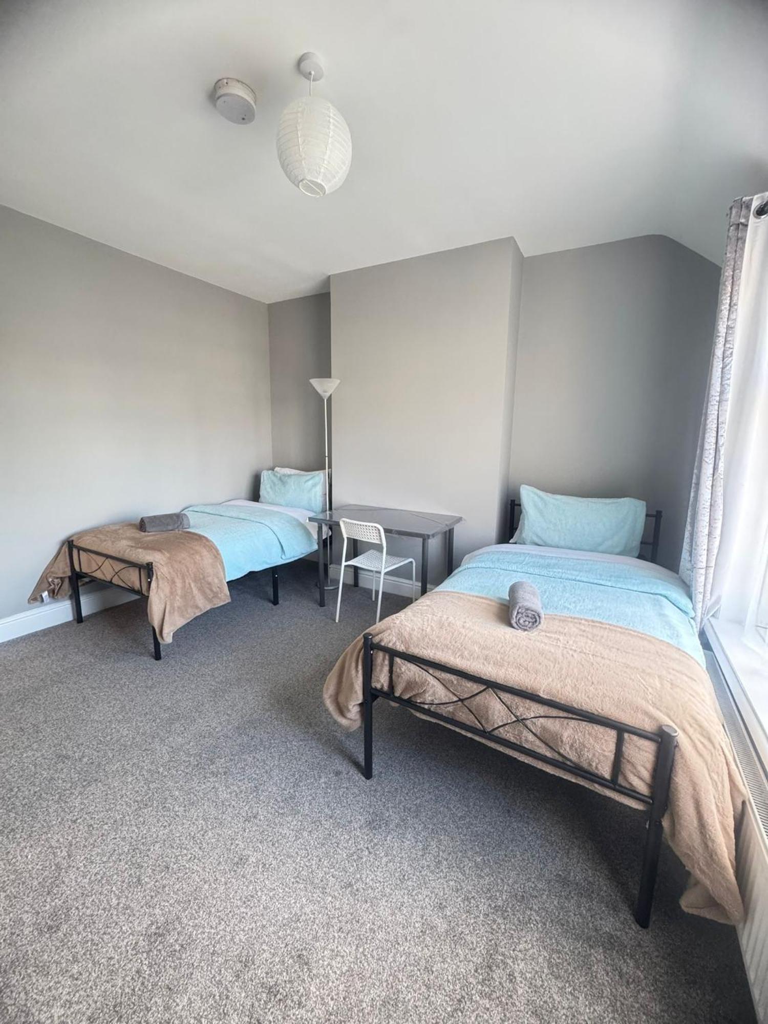 Casa de hóspedes Shirley House 6, Guest House, Self Catering, Self Check In With Smart Locks, Use Of Fully Equipped Kitchen, Close To Centre, Ideal For Longer Stays, Excellent Transport Links
