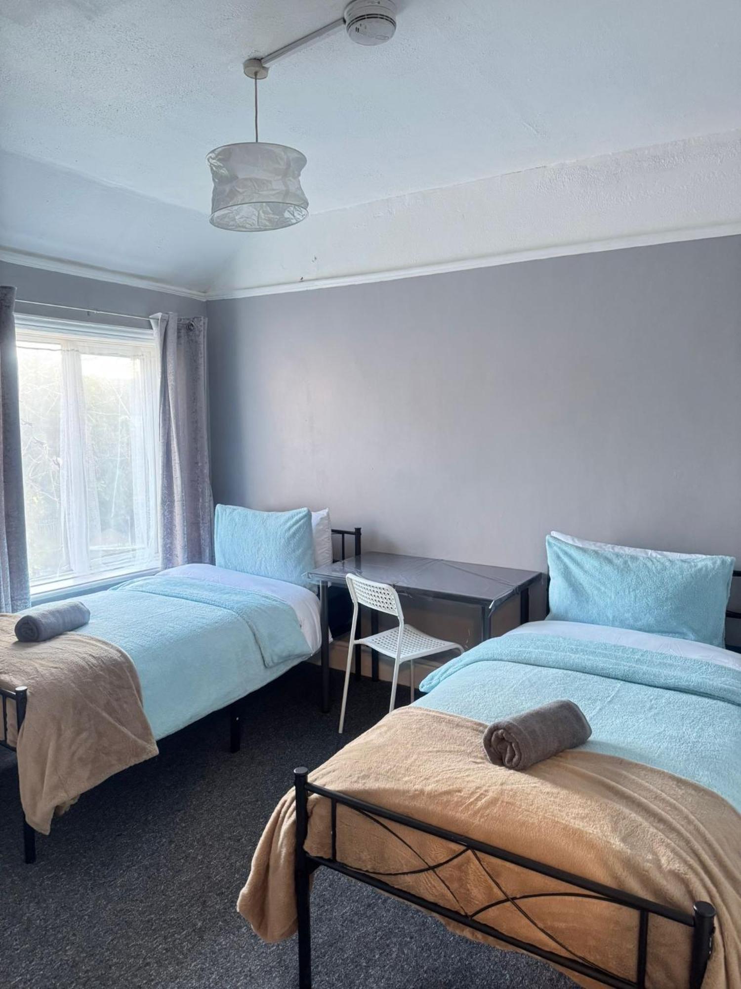 Shirley House 6, Guest House, Self Catering, Self Check In With Smart Locks, Use Of Fully Equipped Kitchen, Close To Centre, Ideal For Longer Stays, Excellent Transport Links Casa de hóspedes *