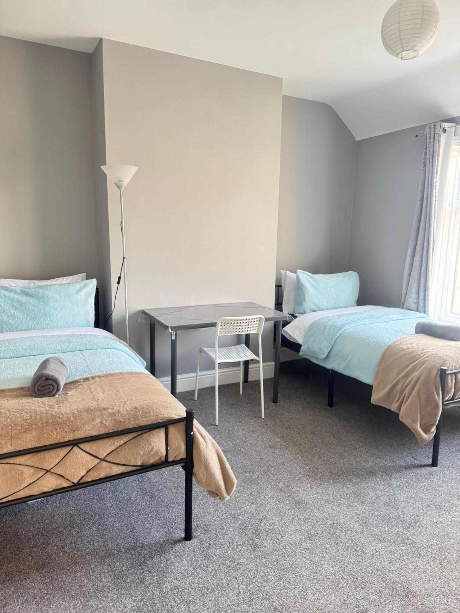 Casa de hóspedes Shirley House 6, Guest House, Self Catering, Self Check In With Smart Locks, Use Of Fully Equipped Kitchen, Close To Centre, Ideal For Longer Stays, Excellent Transport Links Southampton