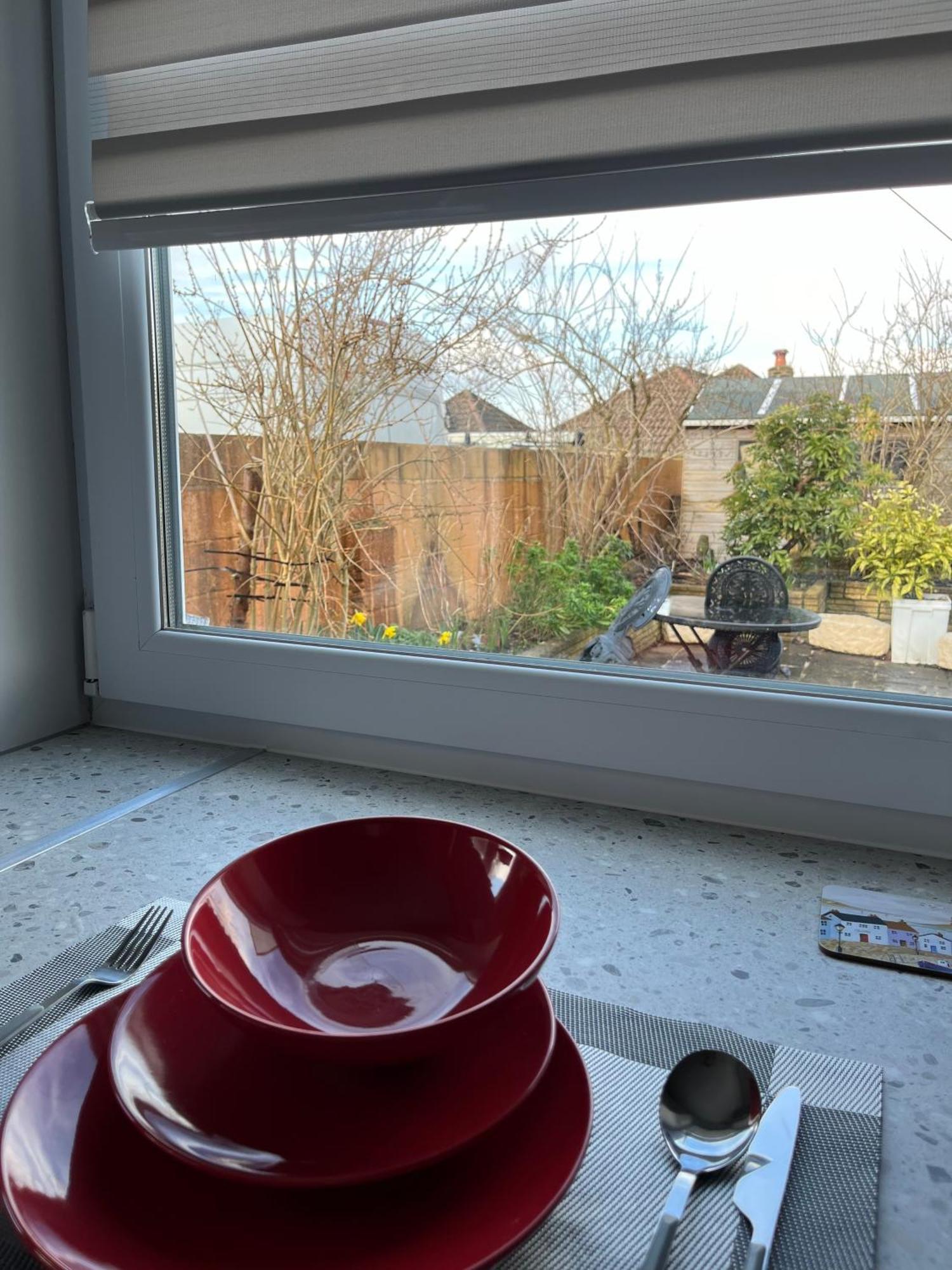 Quest Fulfiller - Near General Hospital, Free Parking & Garden Apartment *