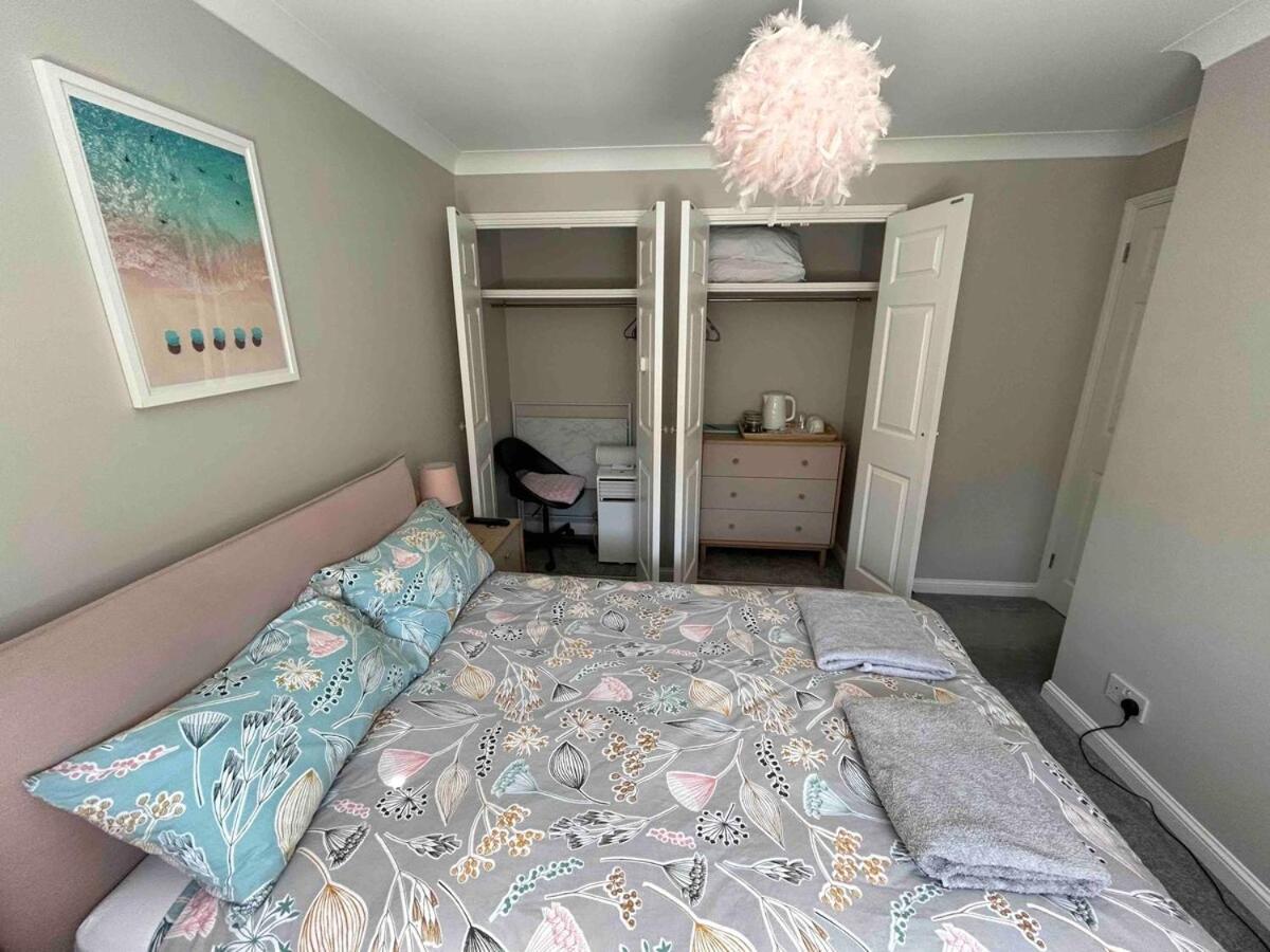 Retreat King & Double With Parking * Southampton