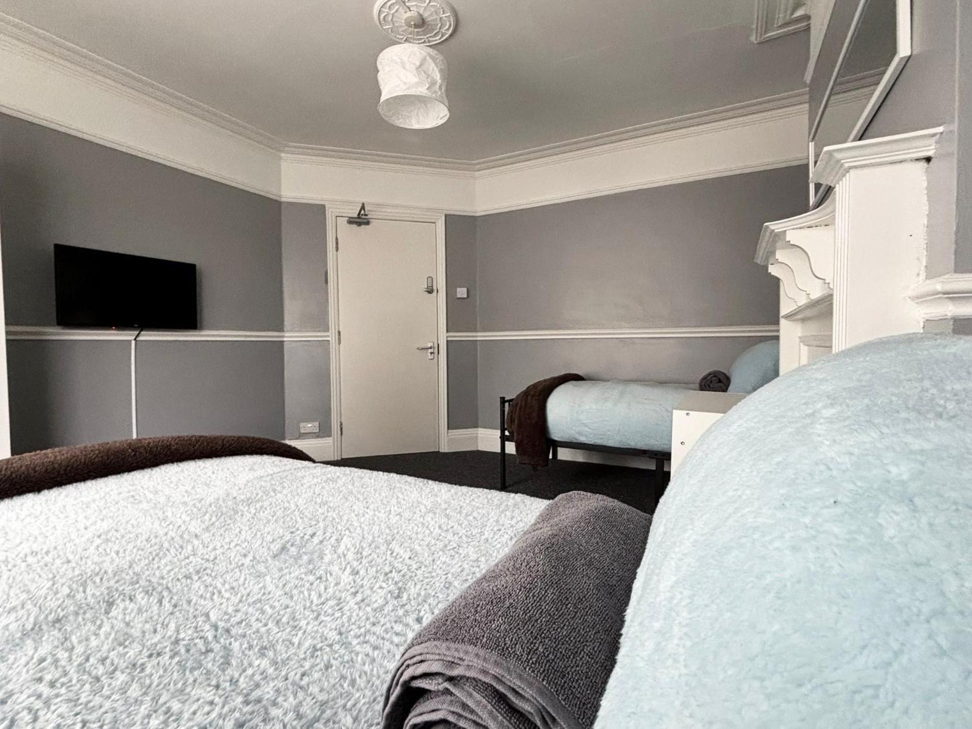 Casa de hóspedes Shirley House 6, Guest House, Self Catering, Self Check In With Smart Locks, Use Of Fully Equipped Kitchen, Close To Centre, Ideal For Longer Stays, Excellent Transport Links *
