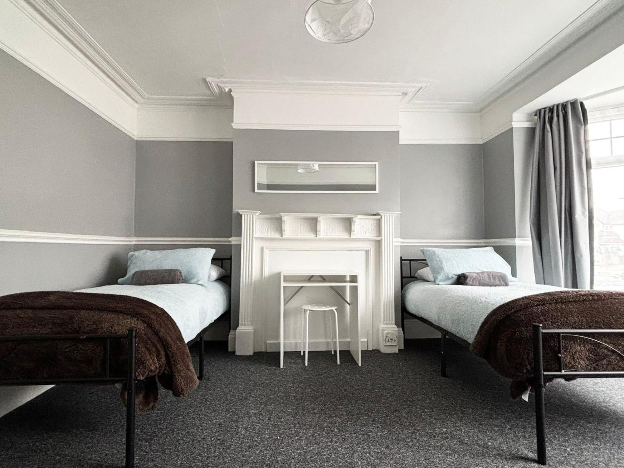 Shirley House 6, Guest House, Self Catering, Self Check In With Smart Locks, Use Of Fully Equipped Kitchen, Close To Centre, Ideal For Longer Stays, Excellent Transport Links Casa de hóspedes *