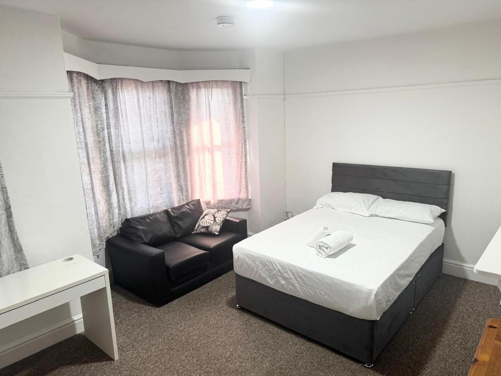 Serene 1 - 5 Guest house *
