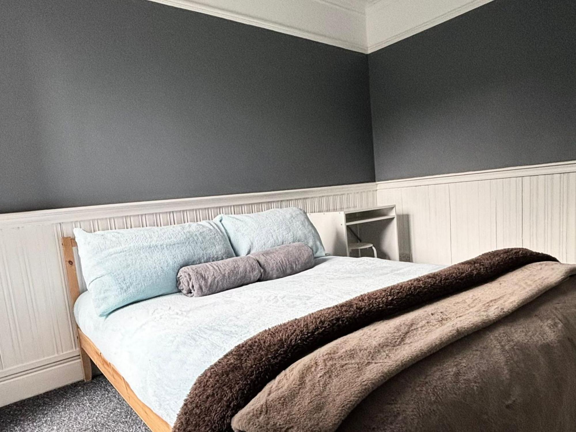 Shirley House 6, Guest House, Self Catering, Self Check In With Smart Locks, Use Of Fully Equipped Kitchen, Close To Centre, Ideal For Longer Stays, Excellent Transport Links * Southampton