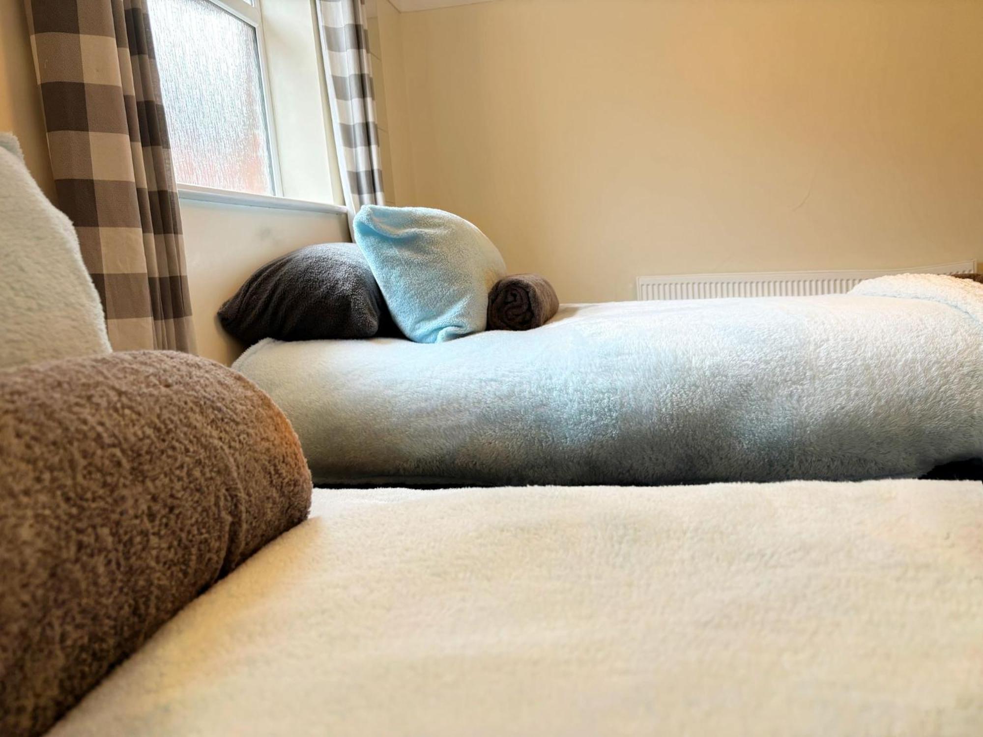 Guest house Shirley House: Centre Self-catering With Smart Access