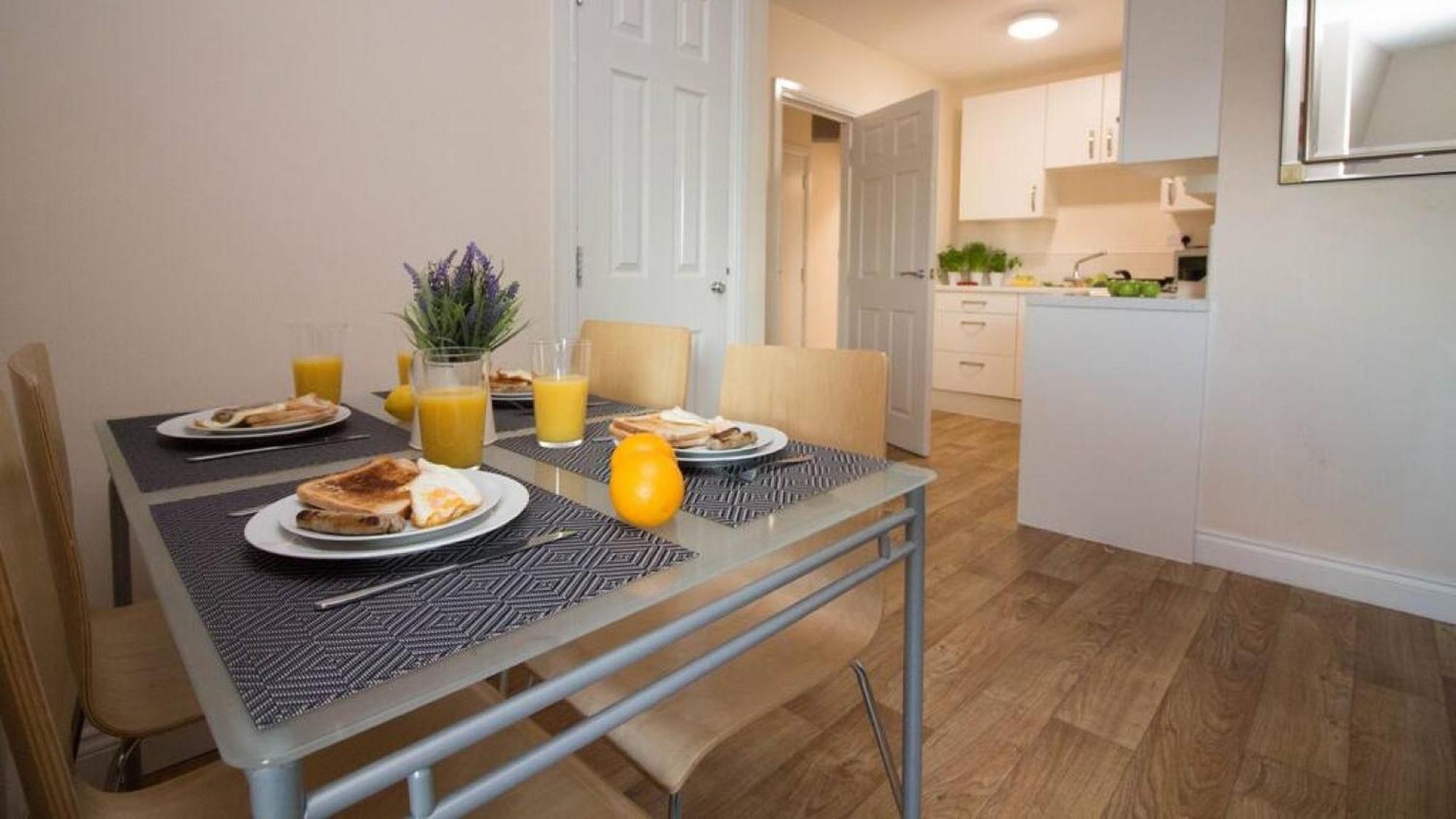 Stayzo Castle Point 18 - Premier Southampton