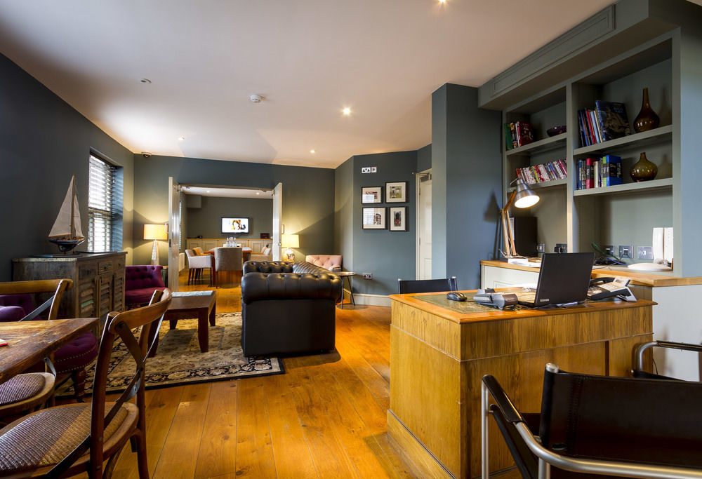 The White Star Tavern